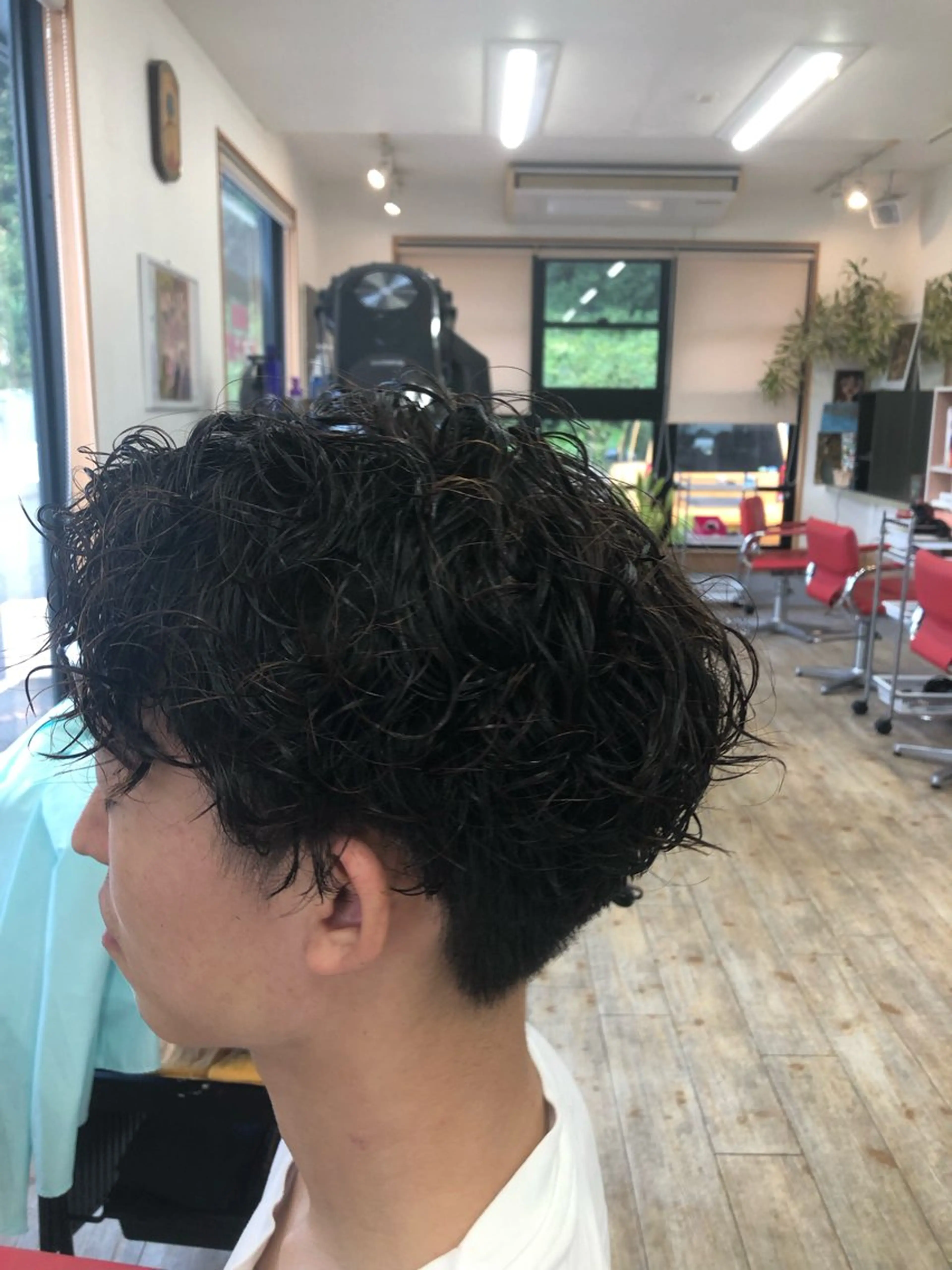 ショート パーマ メンズ かきあげバング 水谷 寛太のヘアスタイル