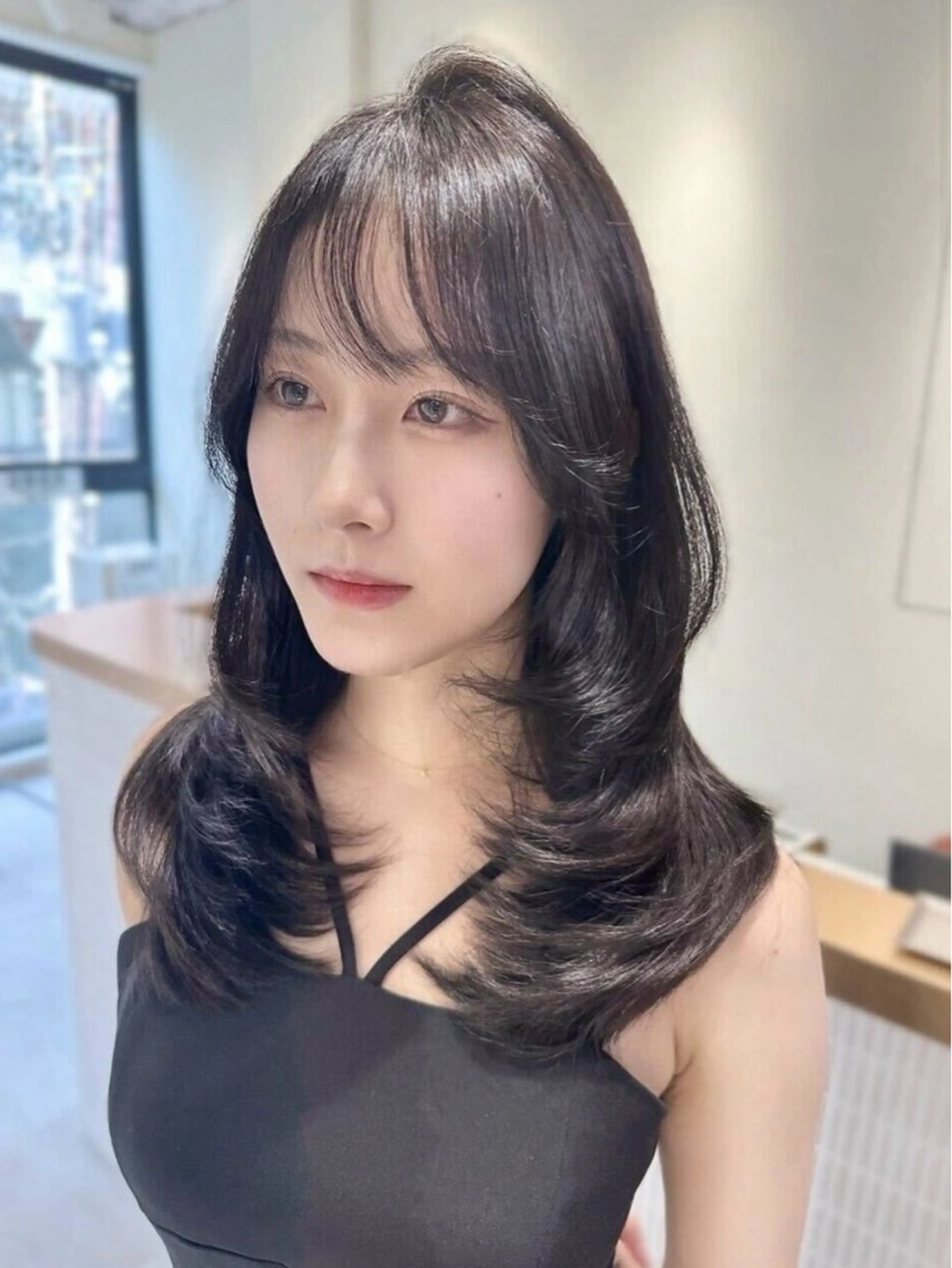 ミディアム ミディアムレイヤー 髪質改善 レイヤーカット カット ヘアカラー トリートメント 韓国🇰🇷レイヤー 似合わせ顔まわりのヘアスタイル