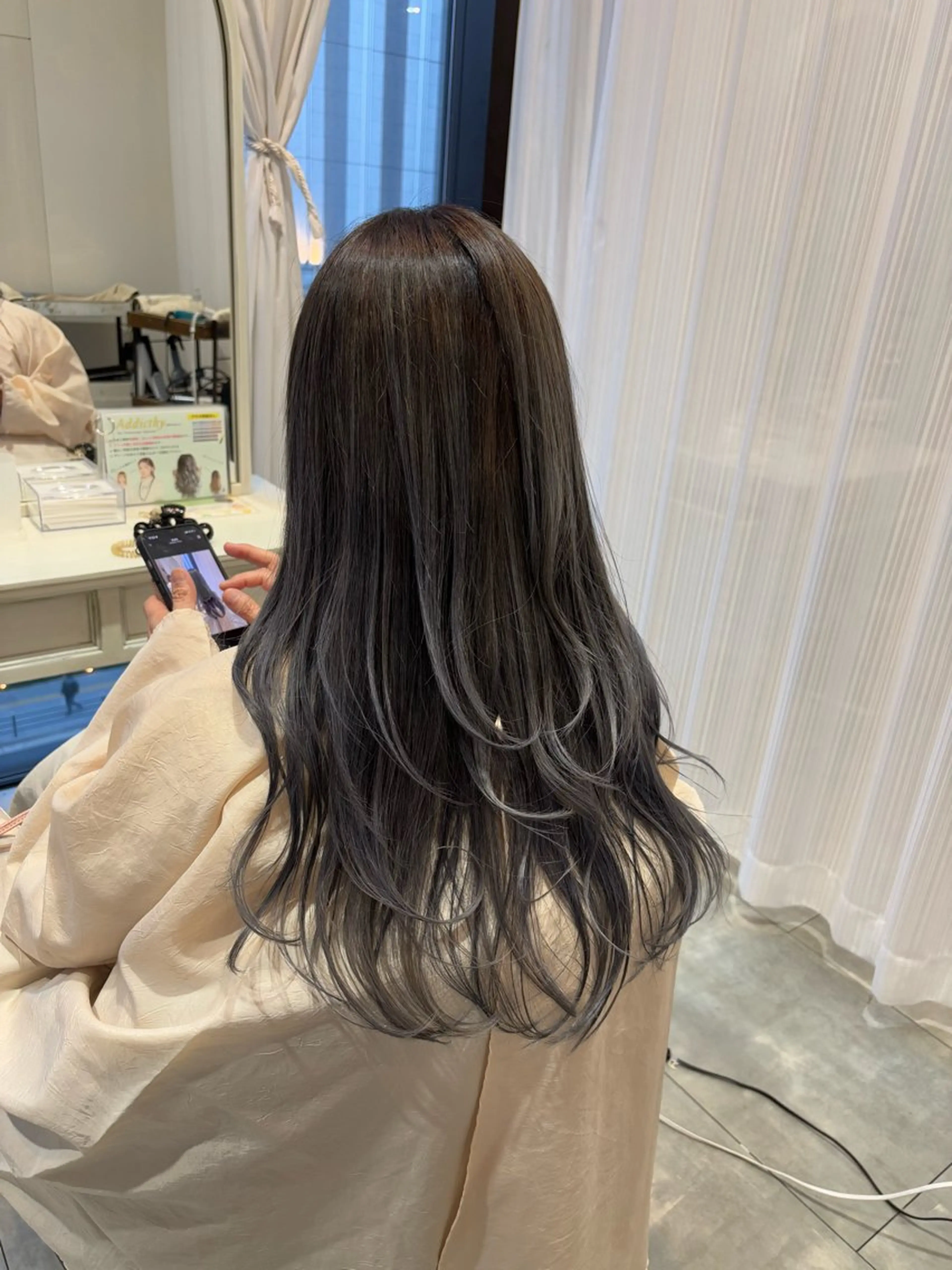 カラー バレイヤージュ 🌟心斎橋レイヤー 艶ハイトーン/ウルフのヘアスタイル