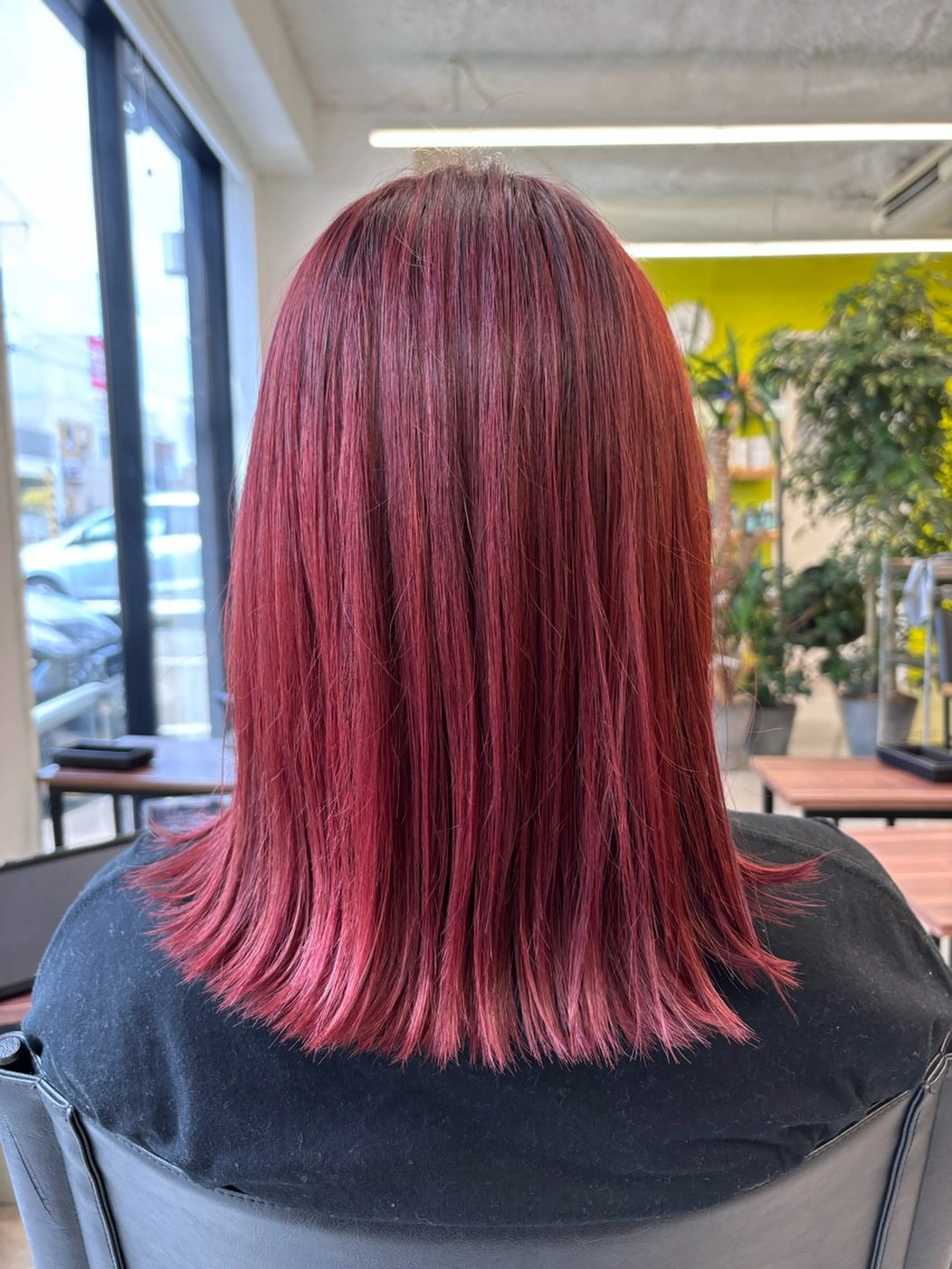 カラー ボルドーカラー ハイトーンカラー ヘアカラー fika所属・鈴木 ちさきのヘアスタイル