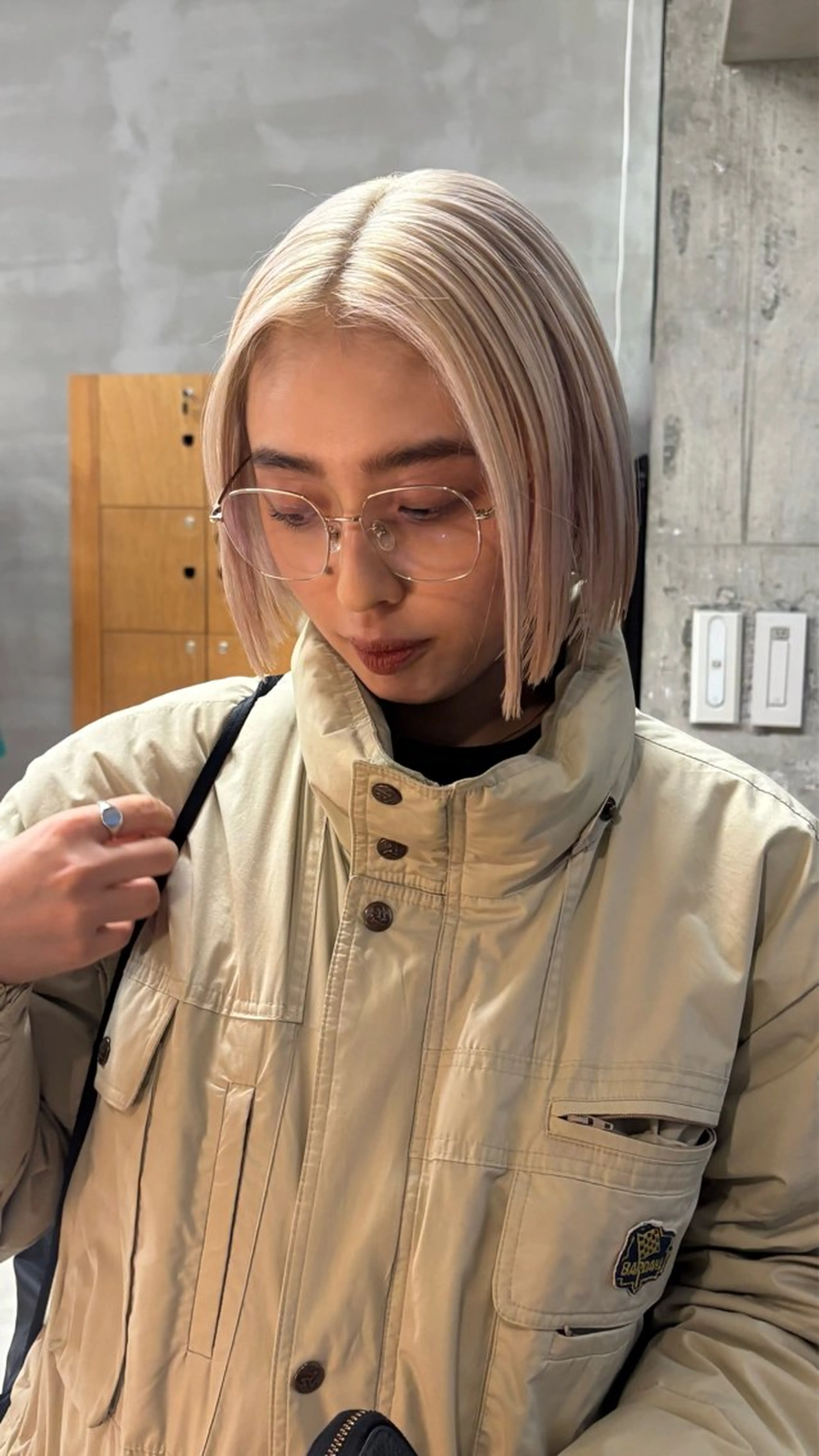 カラー ブリーチ 抜きっぱなしブロンド wewe: momoeのヘアスタイル