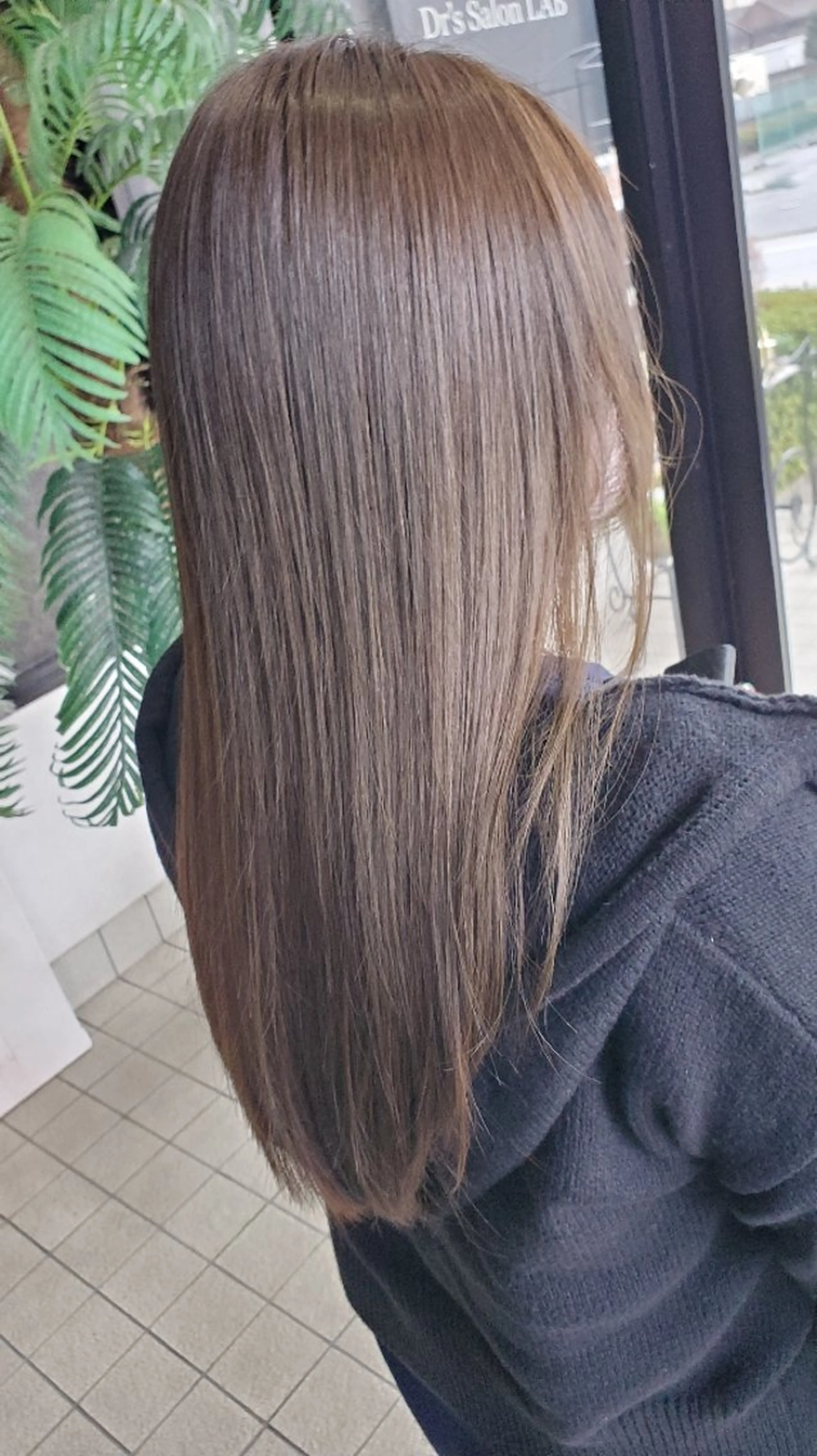 セミロング カラー ブリーチ ハイトーンカラー カット ヘアカラー Dr's Salon LAB所属・小島　崇義 ブリーチお任せ下さいのヘアスタイル