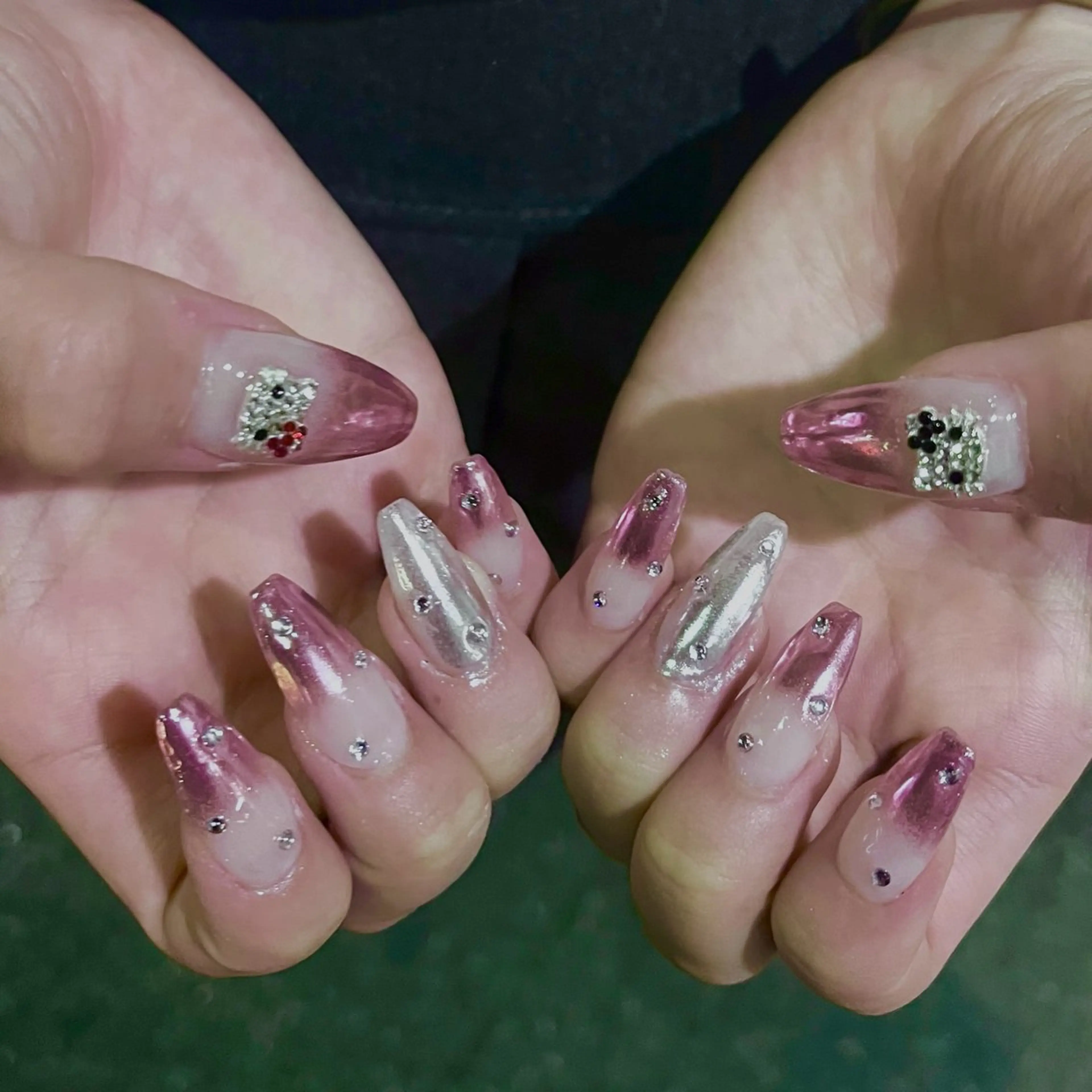 ネイル nailsalon Leu🖤Meiのネイルデザイン