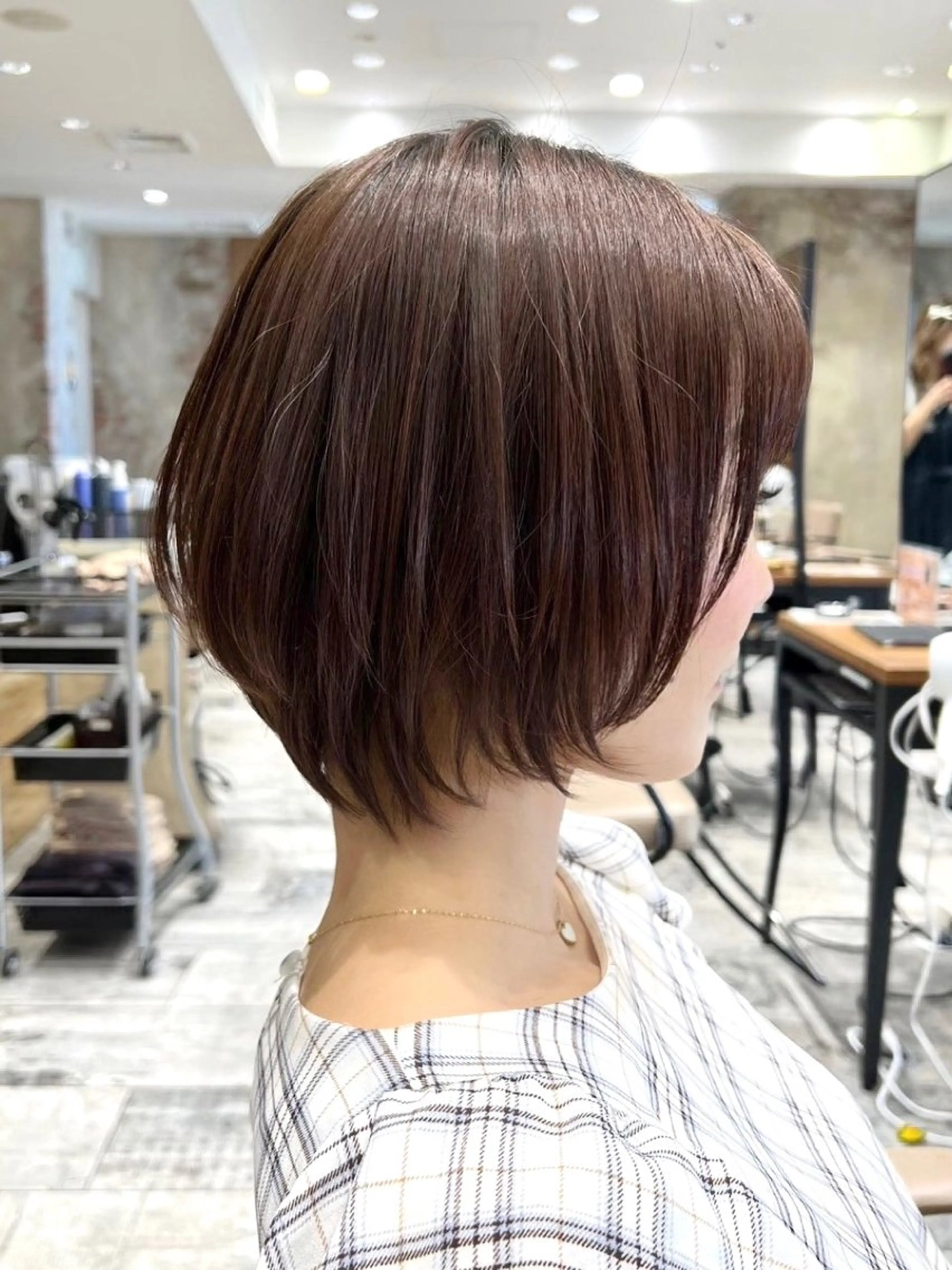 ショート カラー カット ヘアカラー トリートメント 💍新宿ショート 💍岩田莉奈のヘアスタイル