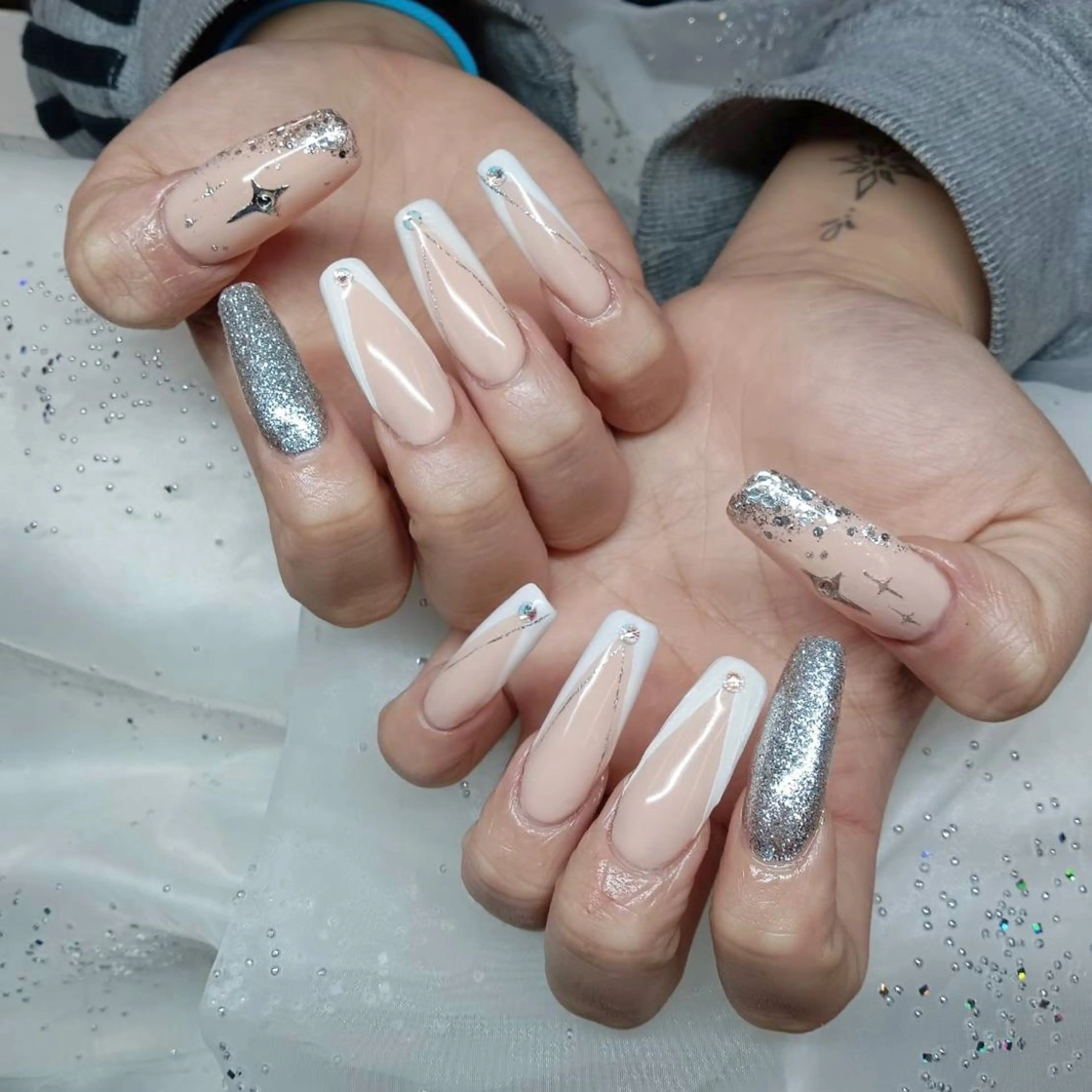 ネイル ハンドネイル 金井 奈々のネイルデザイン