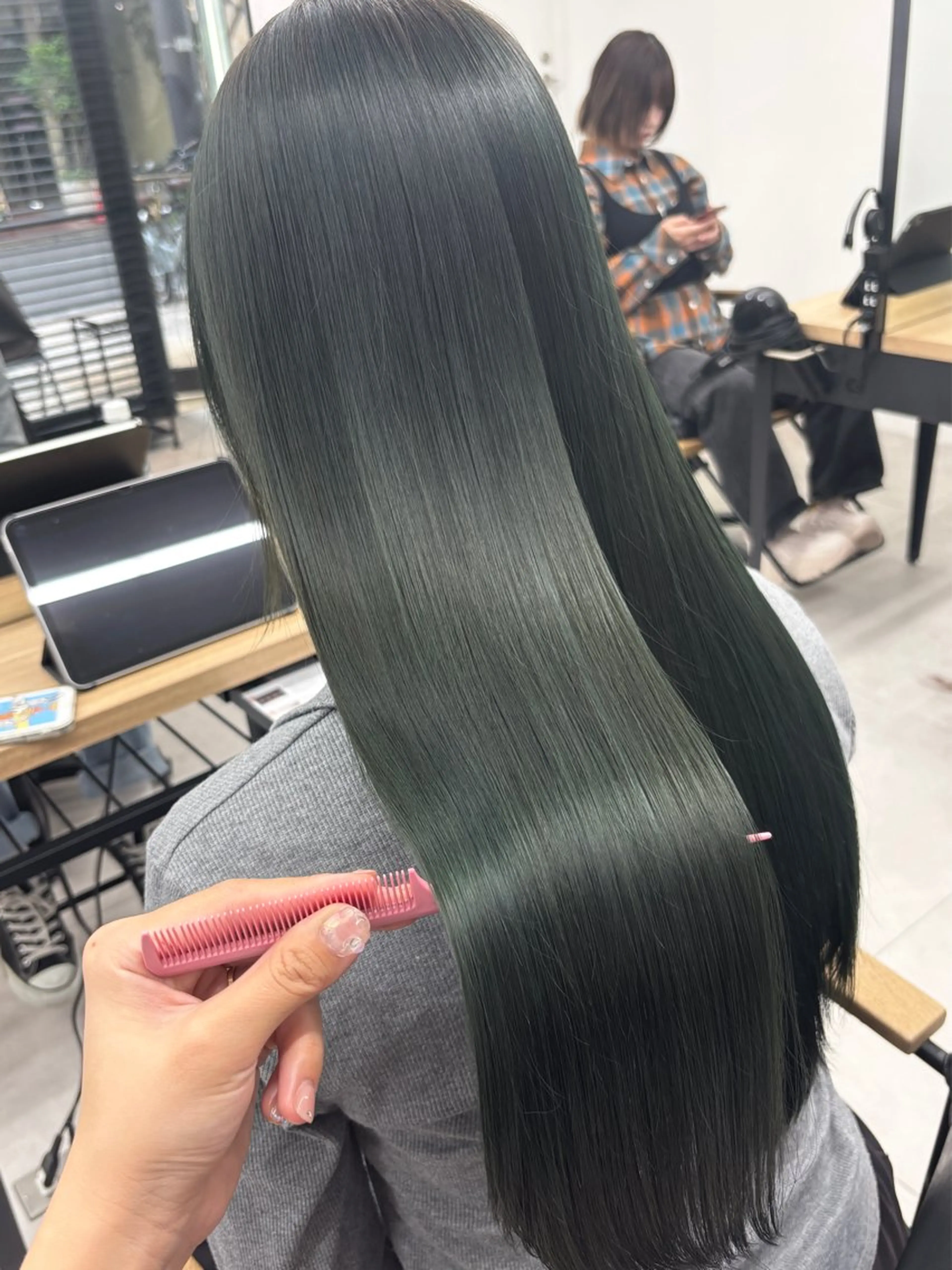 ロング ヘアカラー ハイトーンカラー 🦋yuri🦋のヘアスタイル