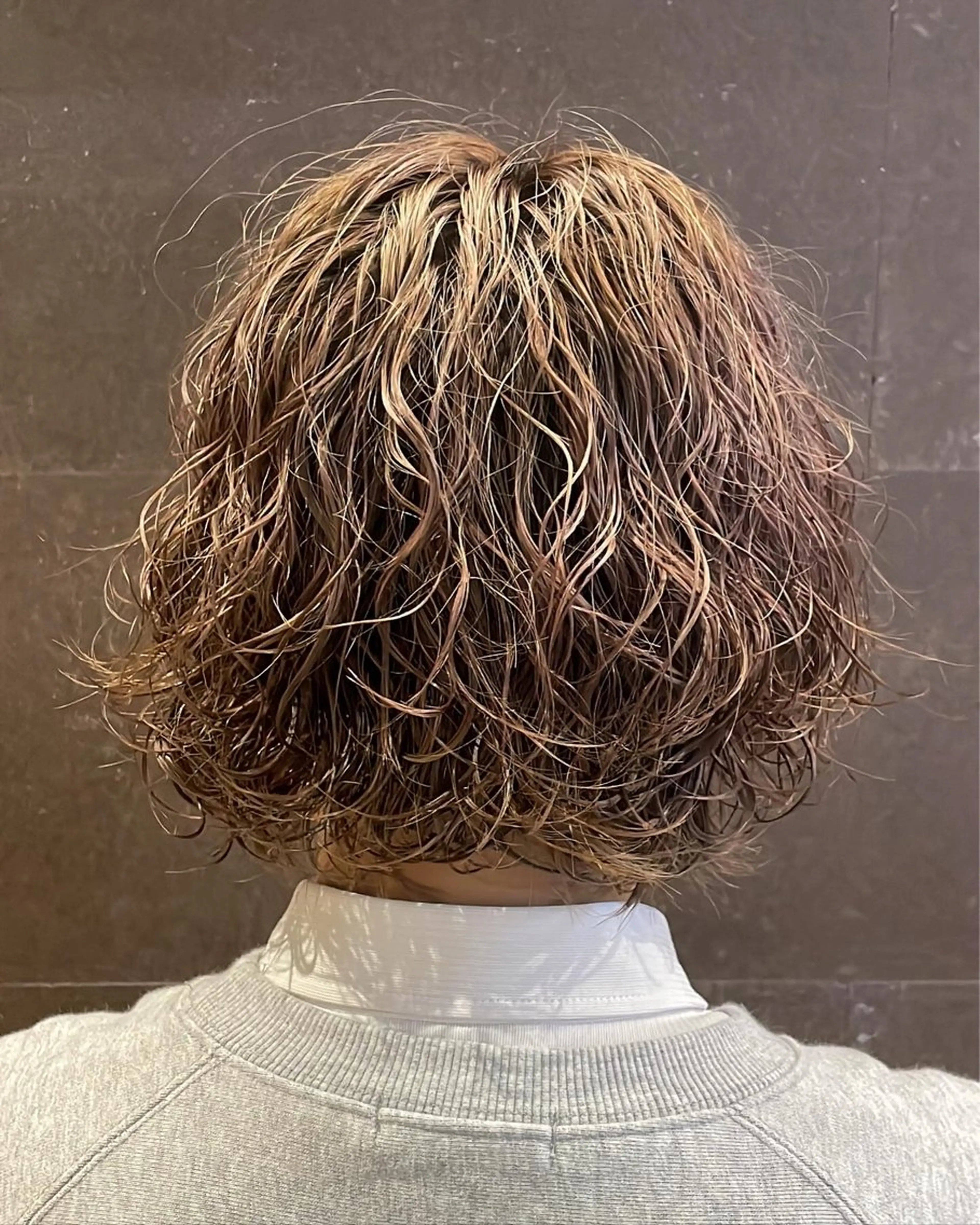 ショート カラー パーマ 🫧髪質整形師 イケモトタクマ🎩のヘアスタイル