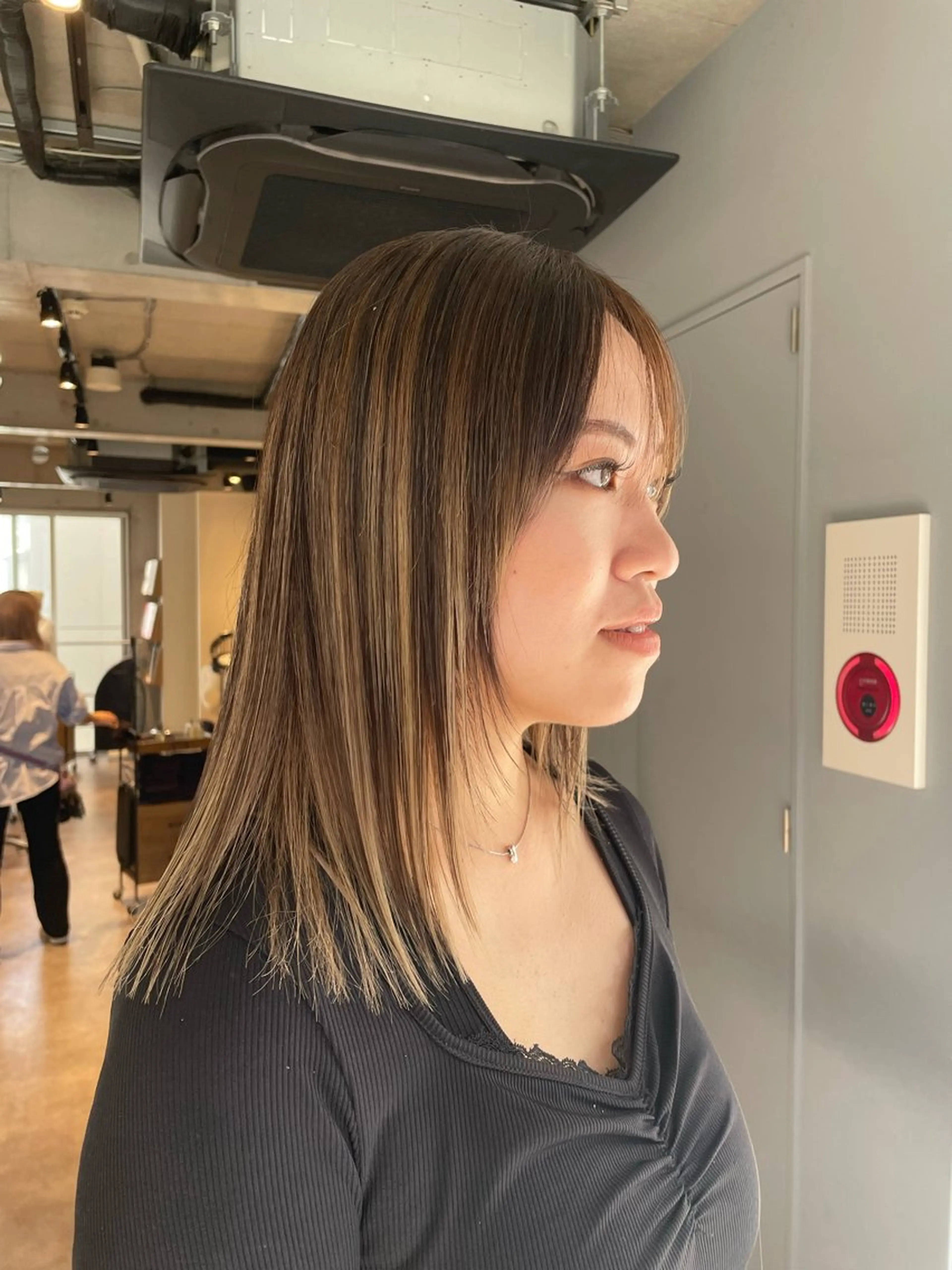 ミディアム 顔周りカット レイヤーカット 葉月/ボブ/ 透明感カラー／中目黒のヘアスタイル