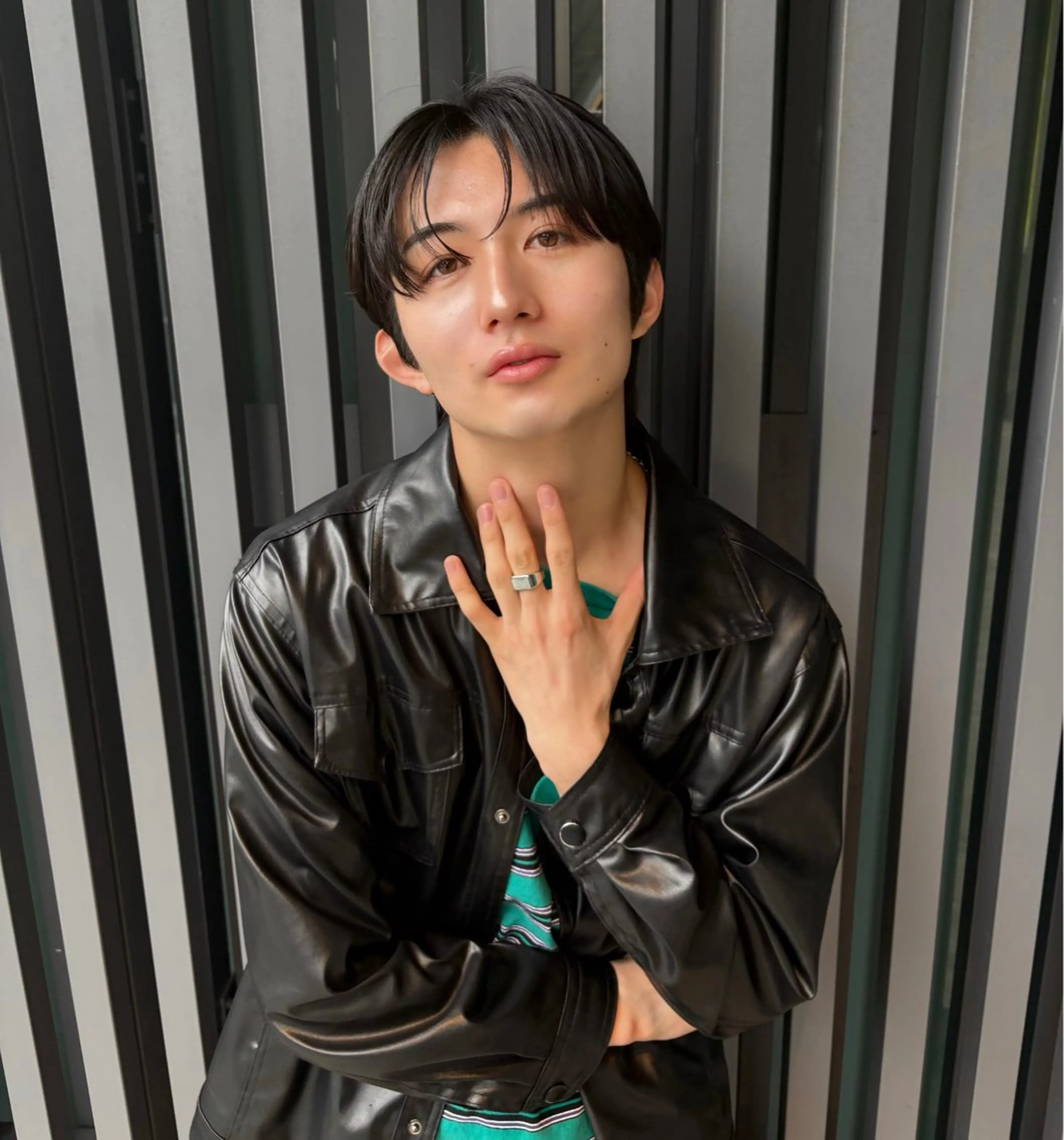 メンズ センターパート ‎しゅり🇰🇷 日韓MIXメンズヘアのヘアスタイル