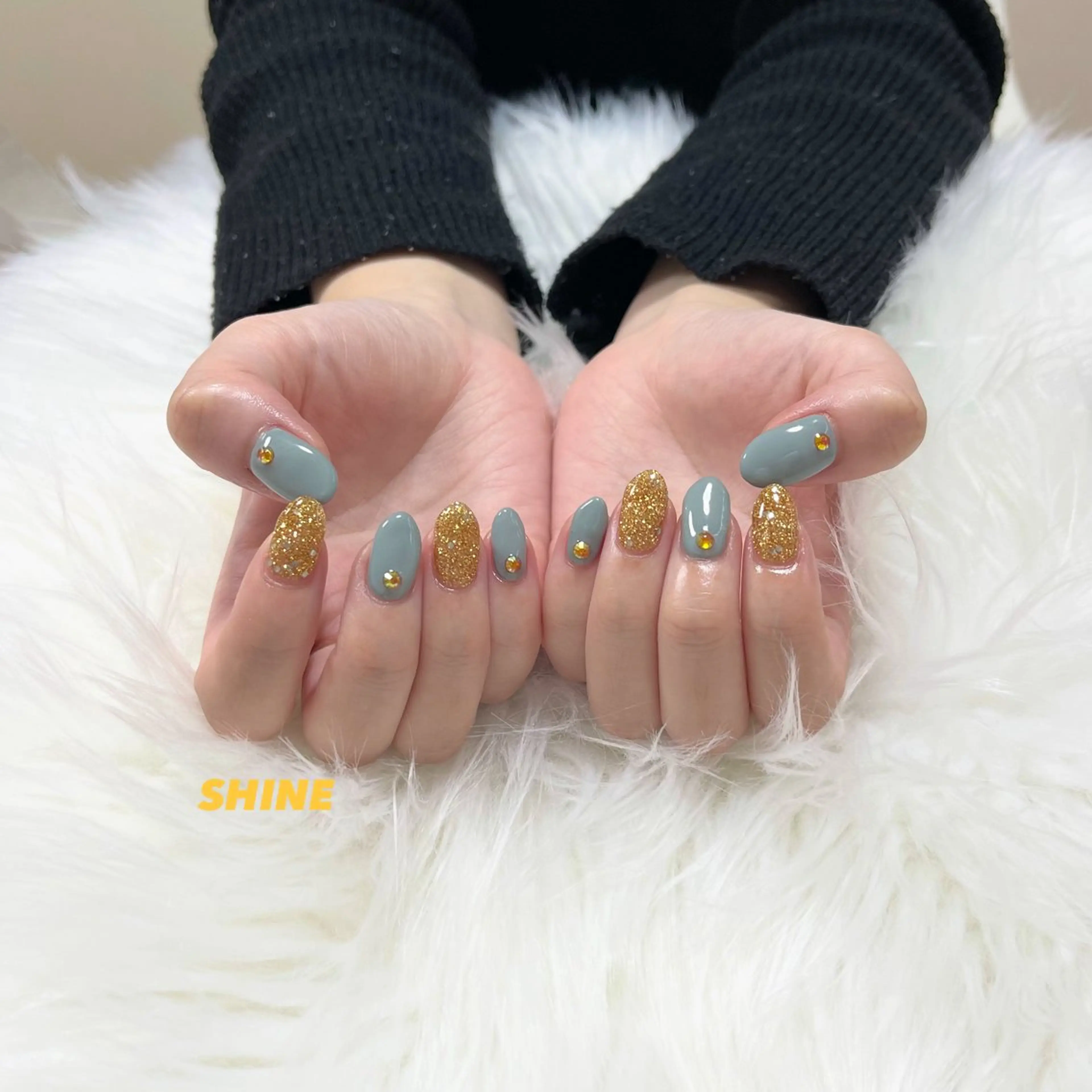 ネイル ブルー ゴールド ストーンネイル SHINE nail salonのネイルデザイン
