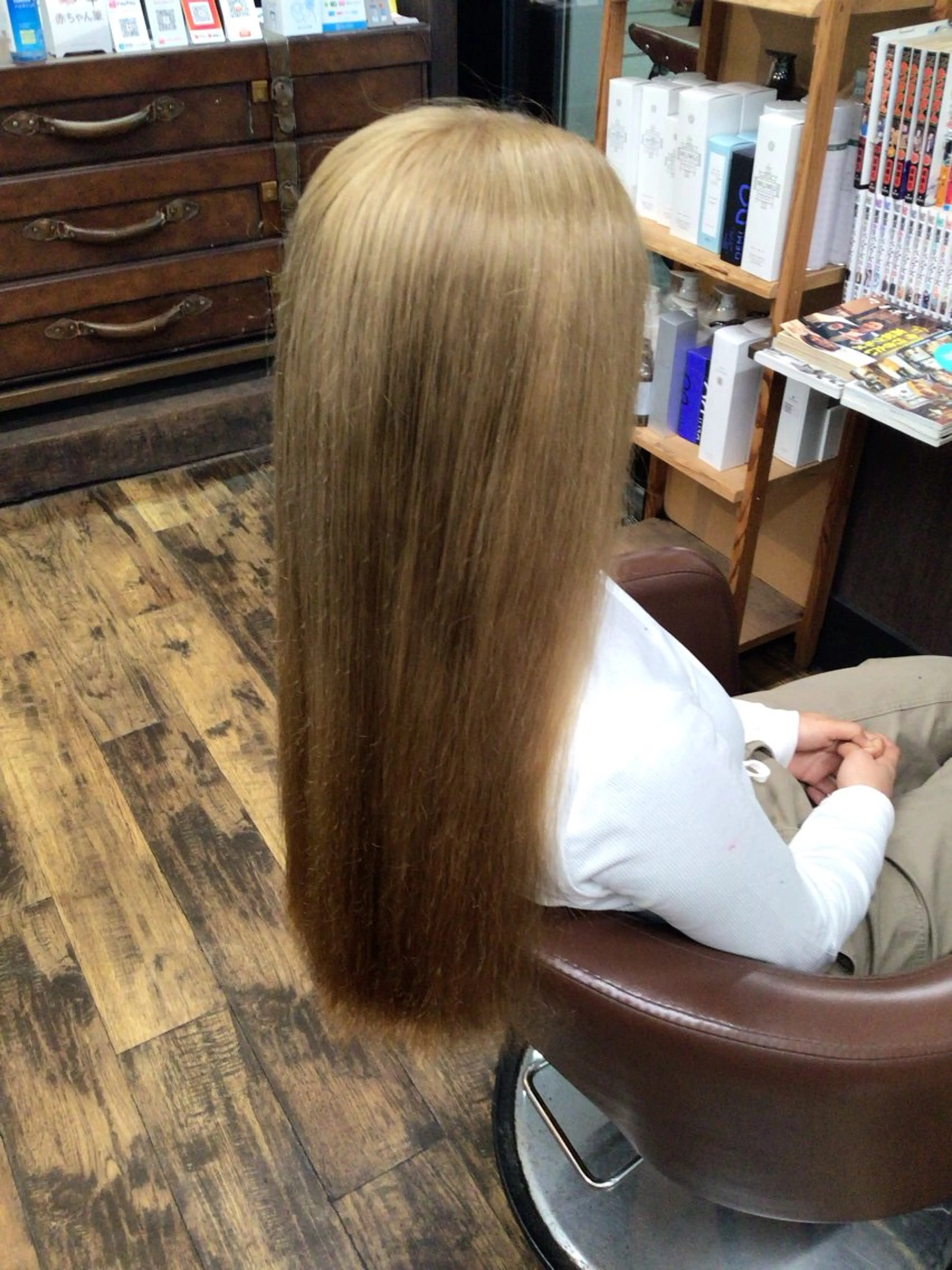 ロング ヘアカラー 香川 裕基のヘアスタイル