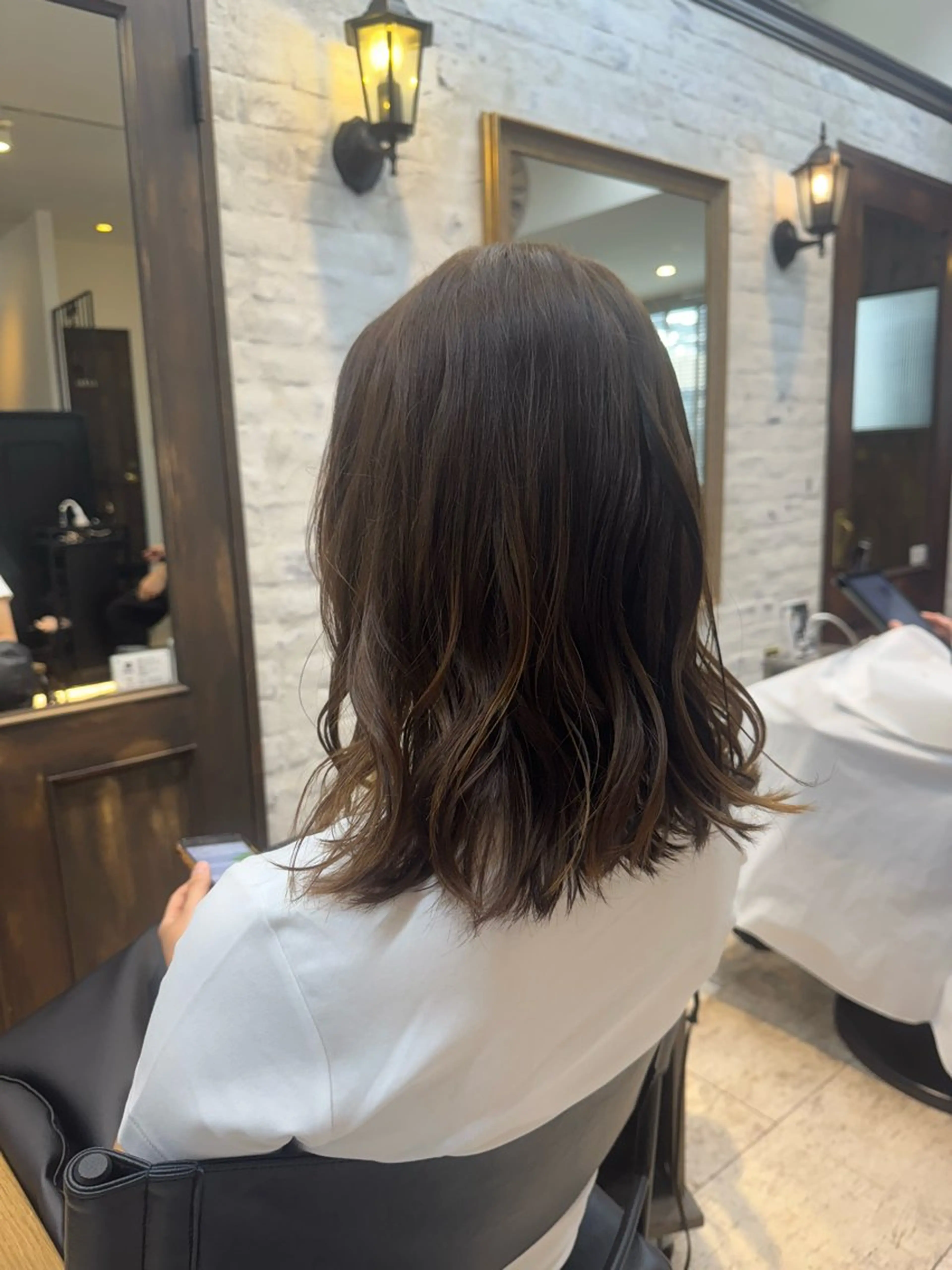 ミディアム カラー 西出 茉燦のヘアスタイル