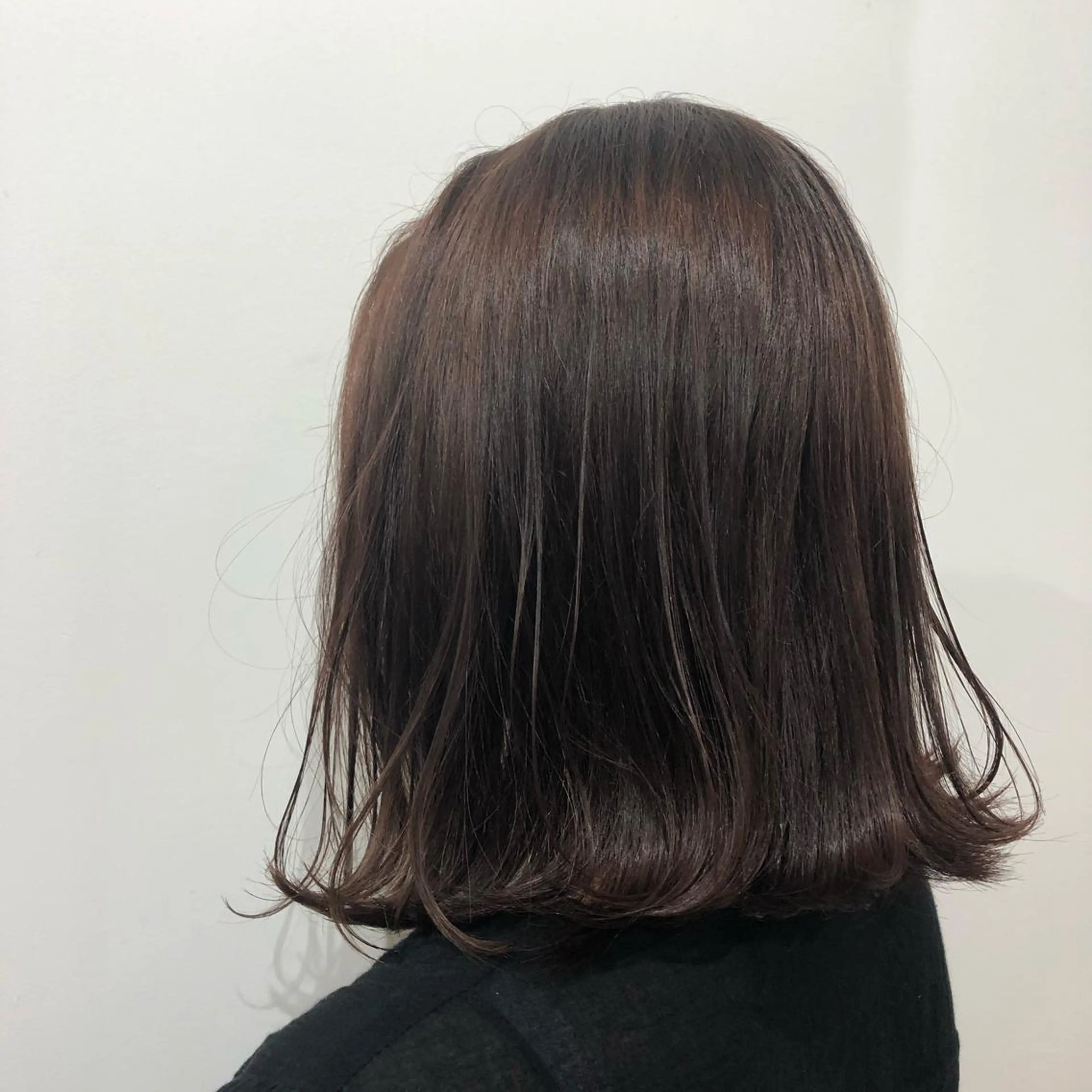 ミディアム カラー 青木 梨奈のヘアスタイル