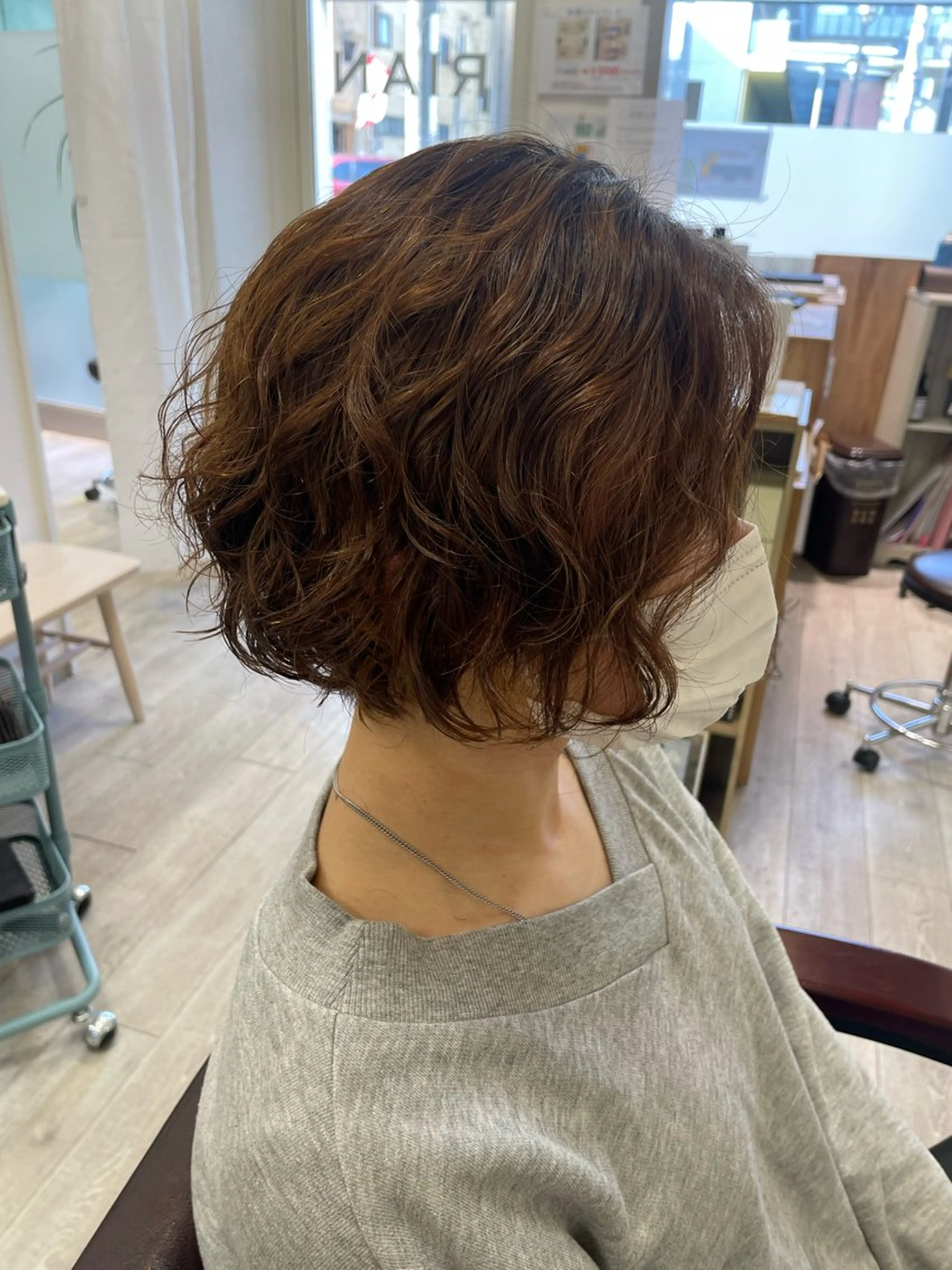 ショート パーマ アイブロウ◎ rista藤岡佳世のヘアスタイル