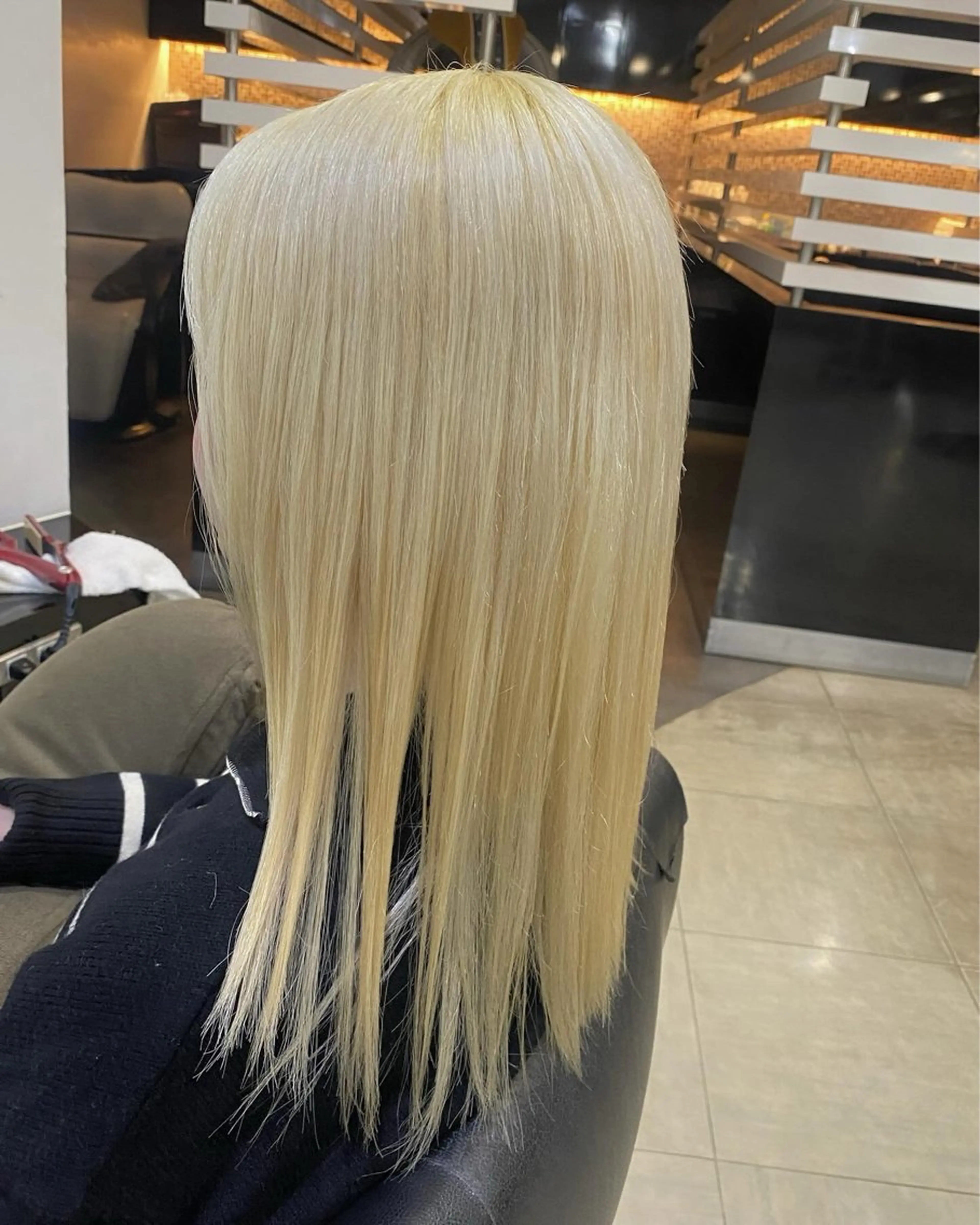 セミロング カラー ヘアアレンジ ブロンド DISCOHAIRsanc（ルジャルダン町田）所属・烏山 達也のヘアスタイル