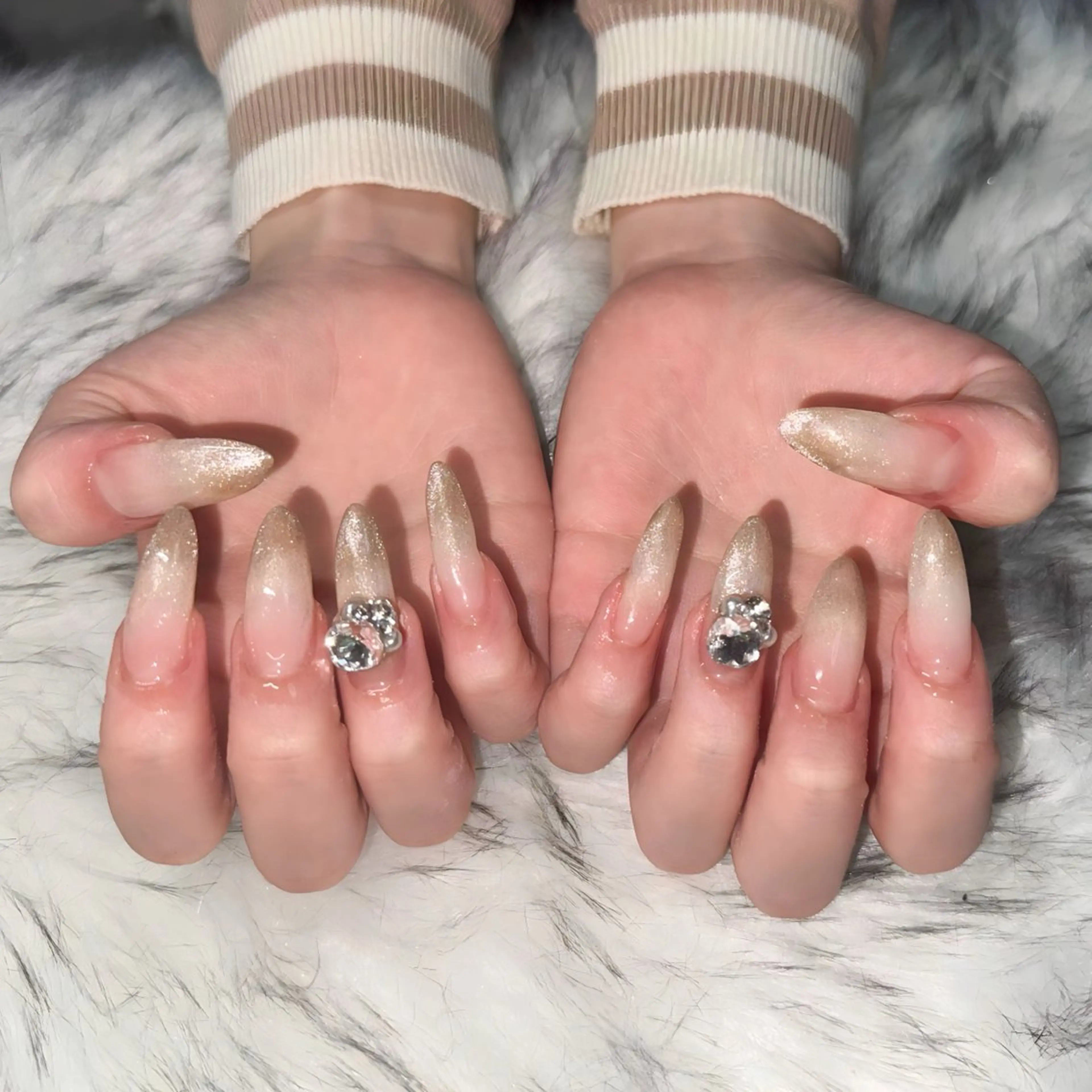 ロング ハンドネイル mao .のネイルデザイン