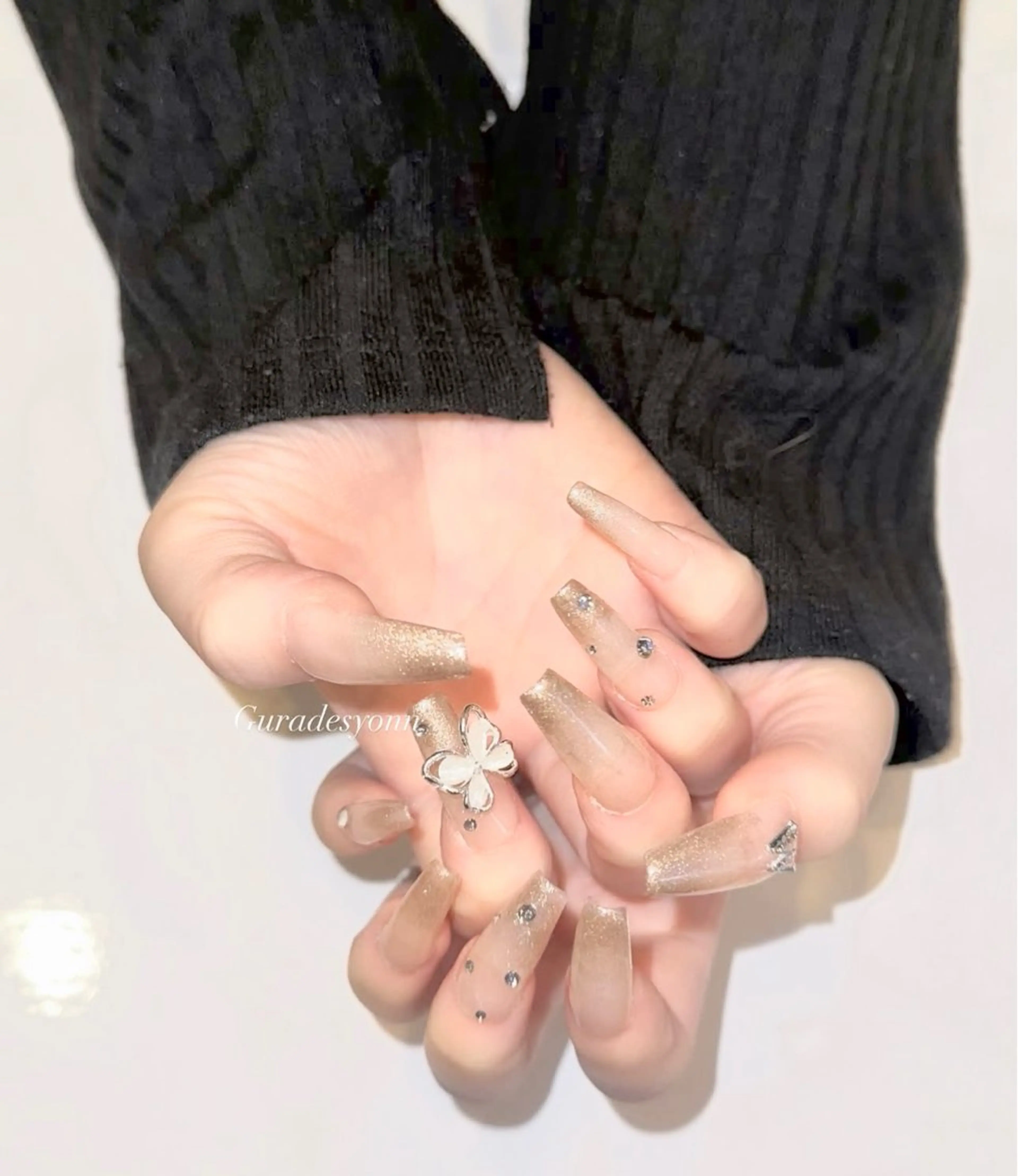 ネイル private salon le'a所属・le'a スタッフのネイルデザイン