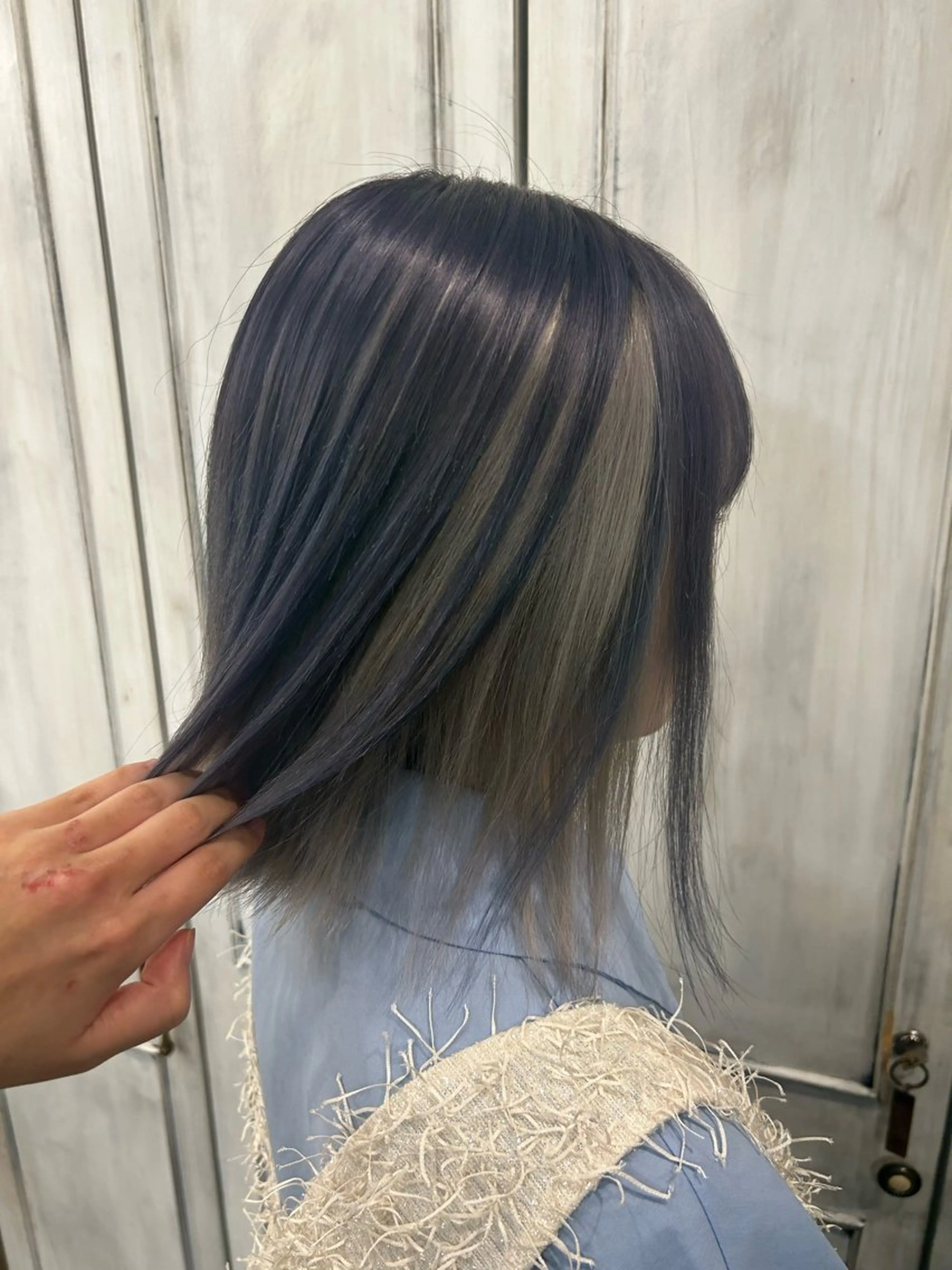 ミディアム カラー ヘアカラー アオバ / ハイトーンカラーのヘアスタイル