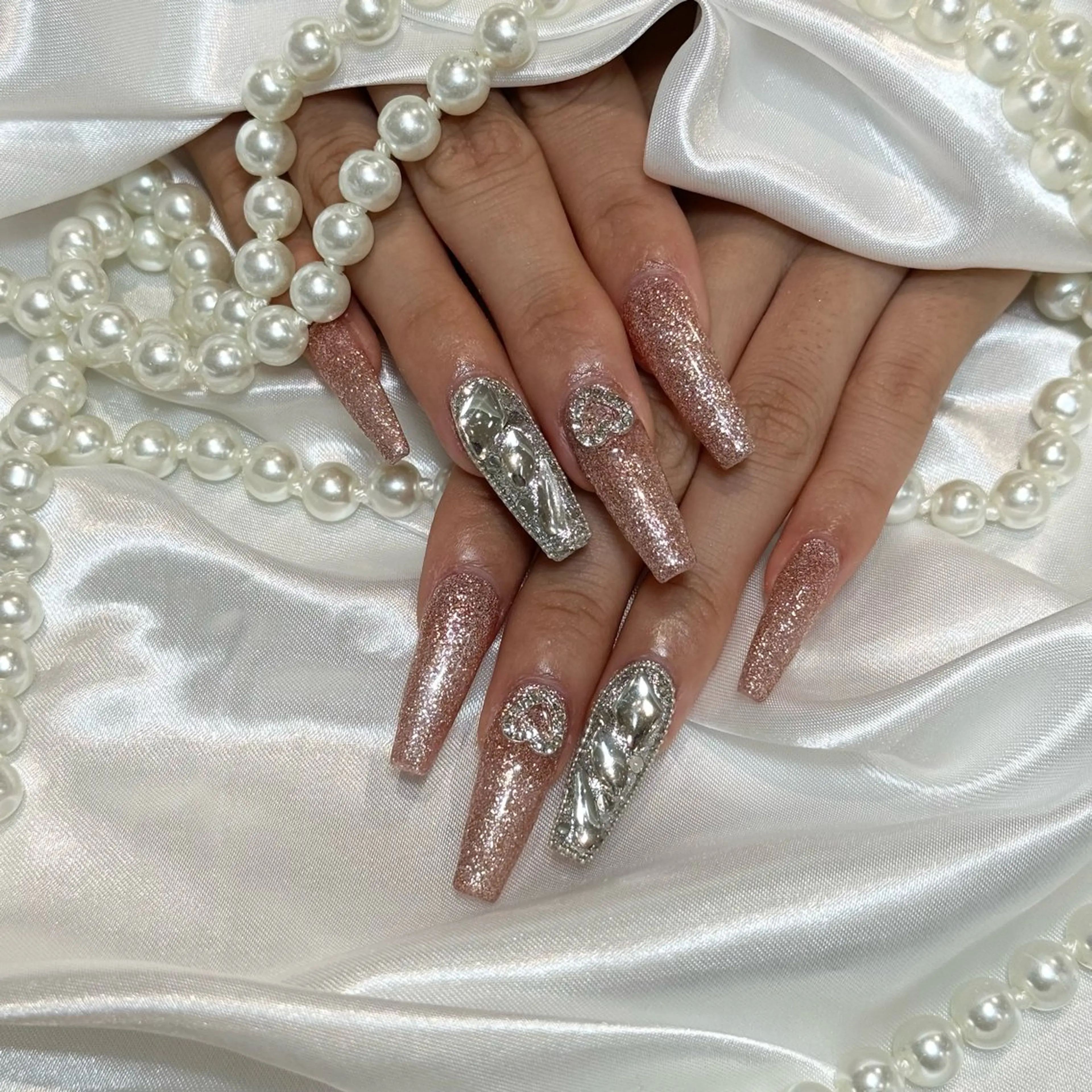 【HAND】オフなし⭐️チップ長さ出し10本＋90分パーツつけ放題＋ワンカラーorラメグラデーションの写真