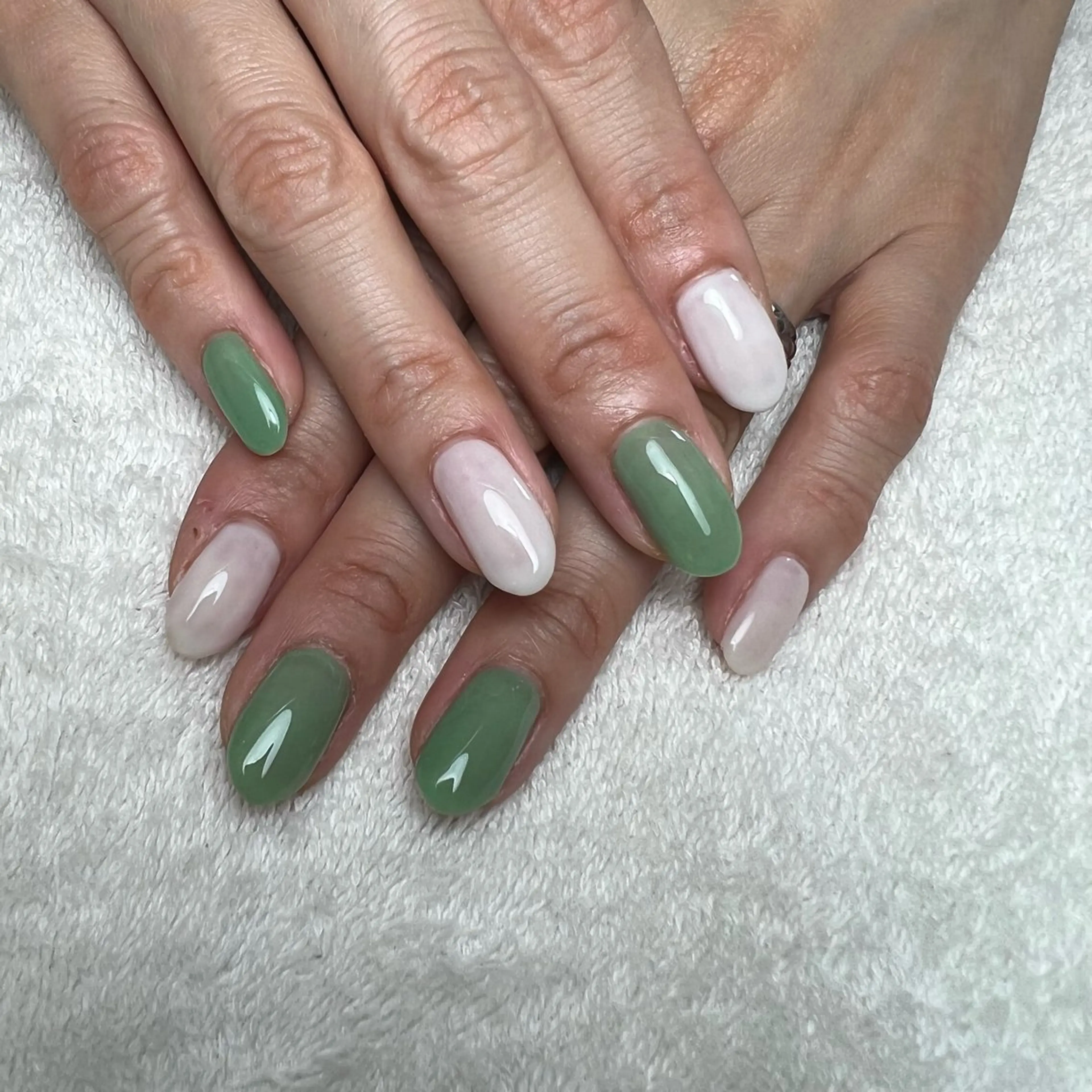 ネイル シンプルネイル ハンドネイル COCO+所属・COCO +のエステ・リラクイメージ