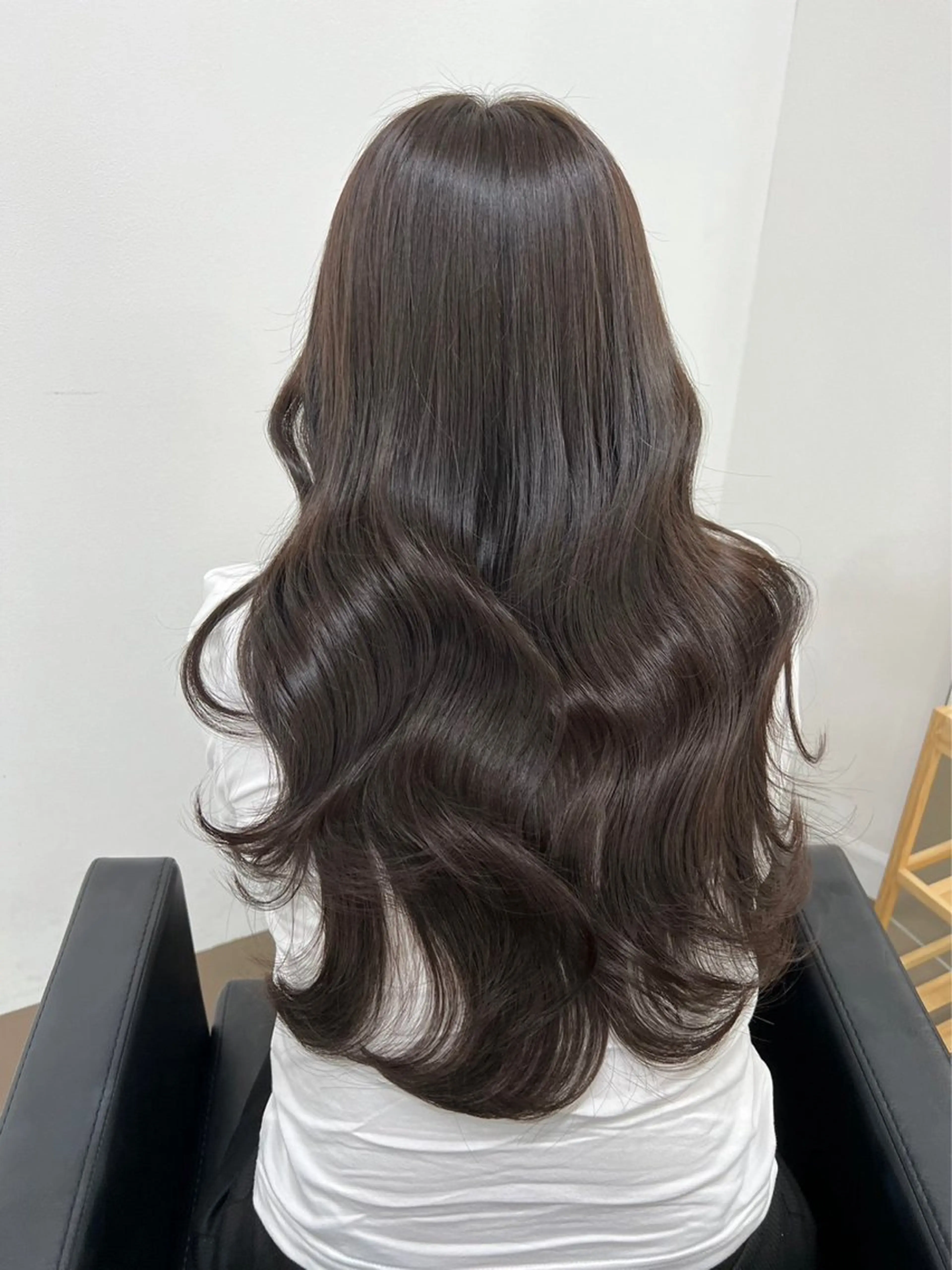 ロング カラー アッシュ 黒髪 ブルーカラー ブルーブラック ブラウンカラー ブリーチなしベージュ /ヘアセット/ミユのヘアスタイル