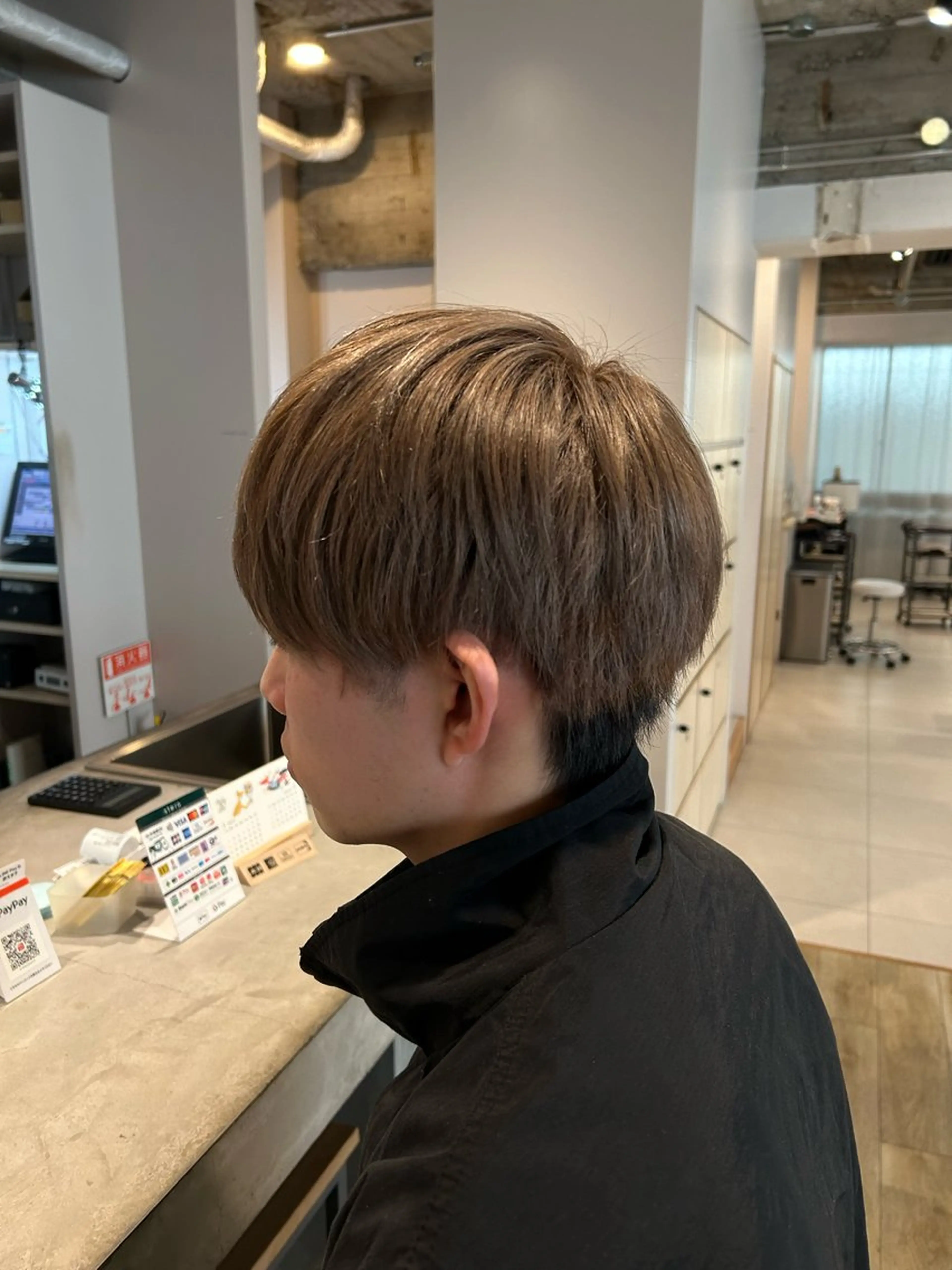 カラー メンズ ベージュカラー ミルクティーベージュ ヘアカラー aina ⠀ ⠀ ⠀のヘアスタイル