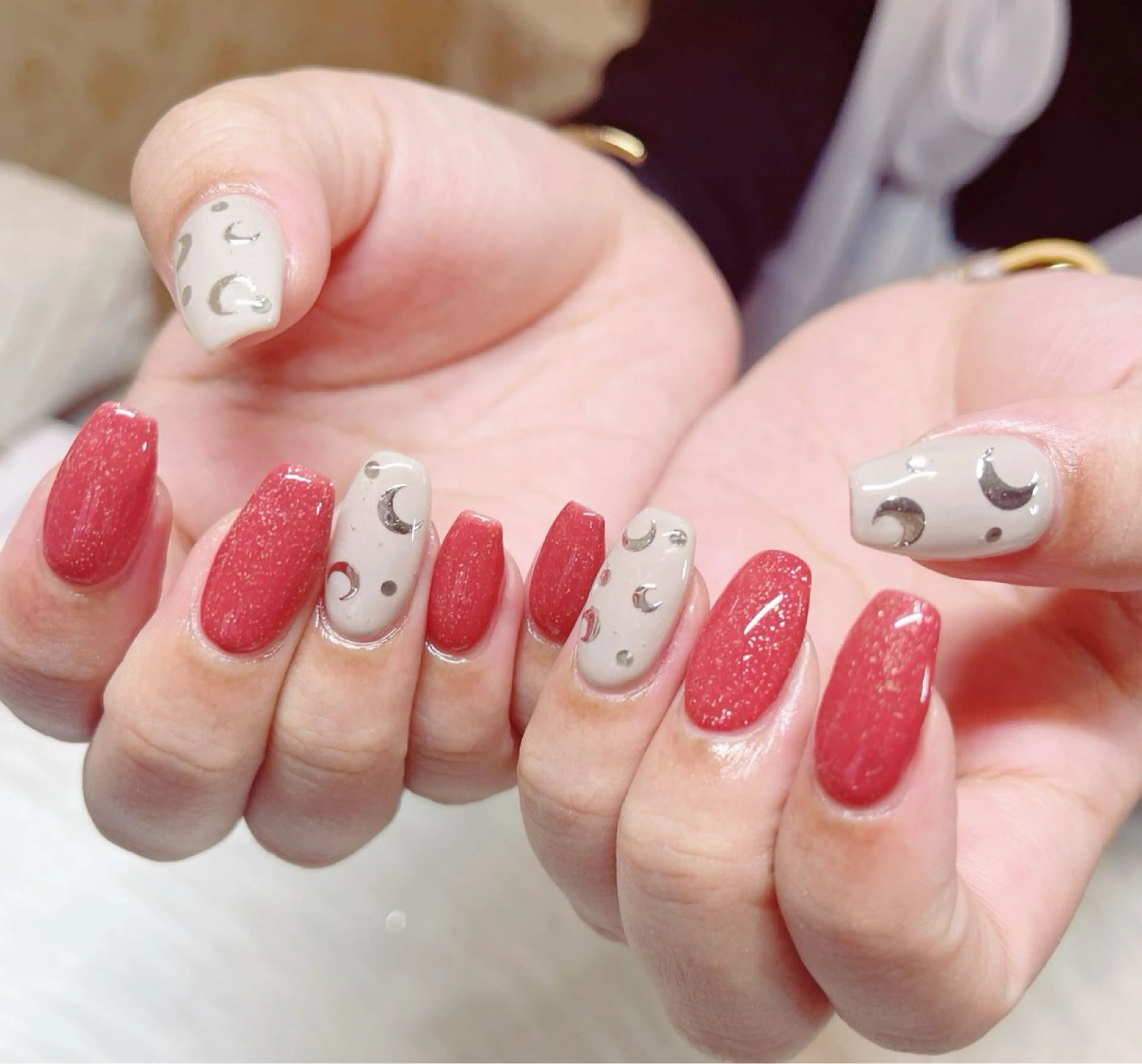 【ハンドNO.2】💖シンプルデザイン(アート4本7980¥)💖新店舗OPEN割引300円､ソフトジェルオフ無料の写真