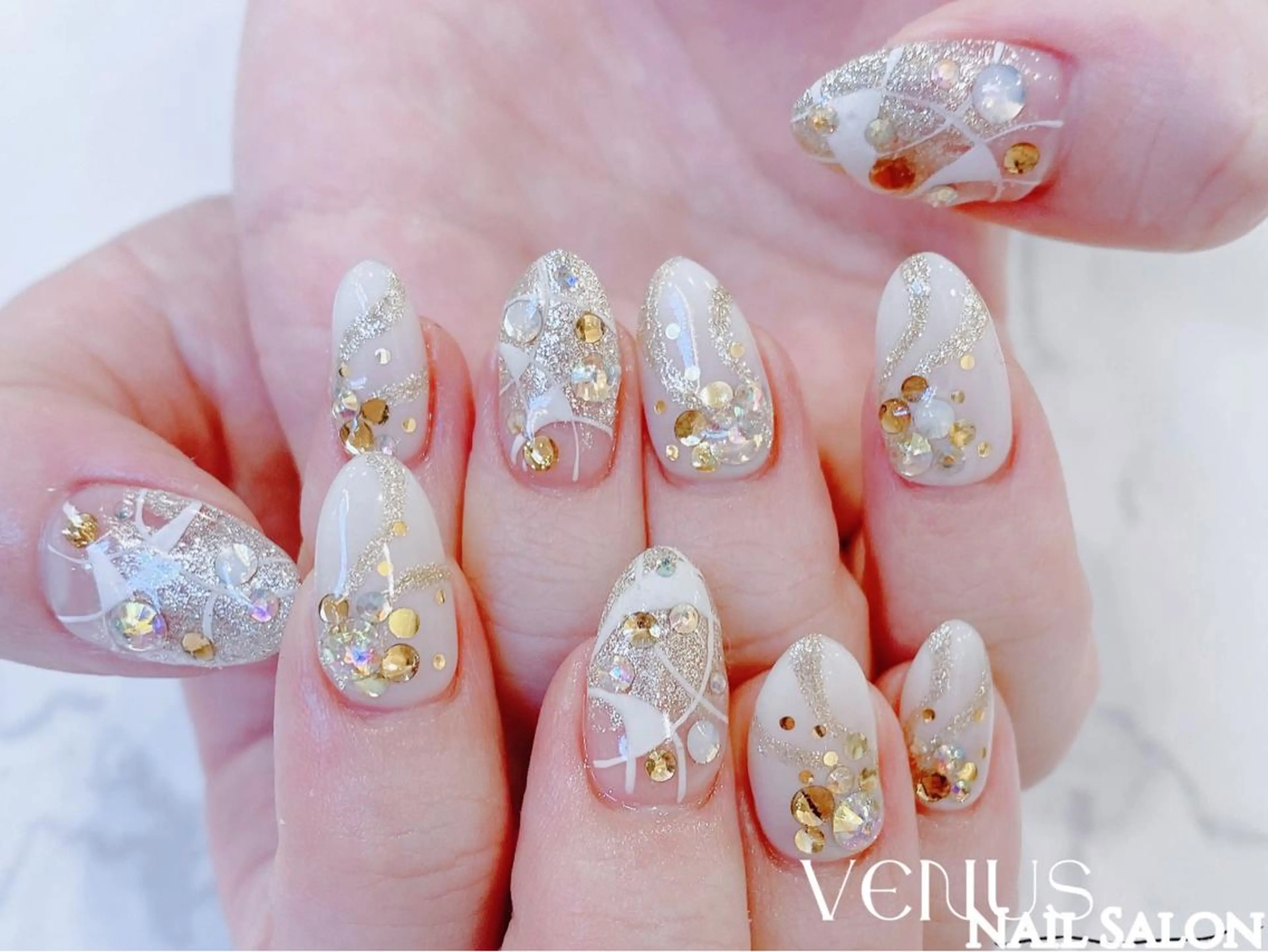 セミロング VENUS Nail ★池袋徒歩2分のネイルデザイン