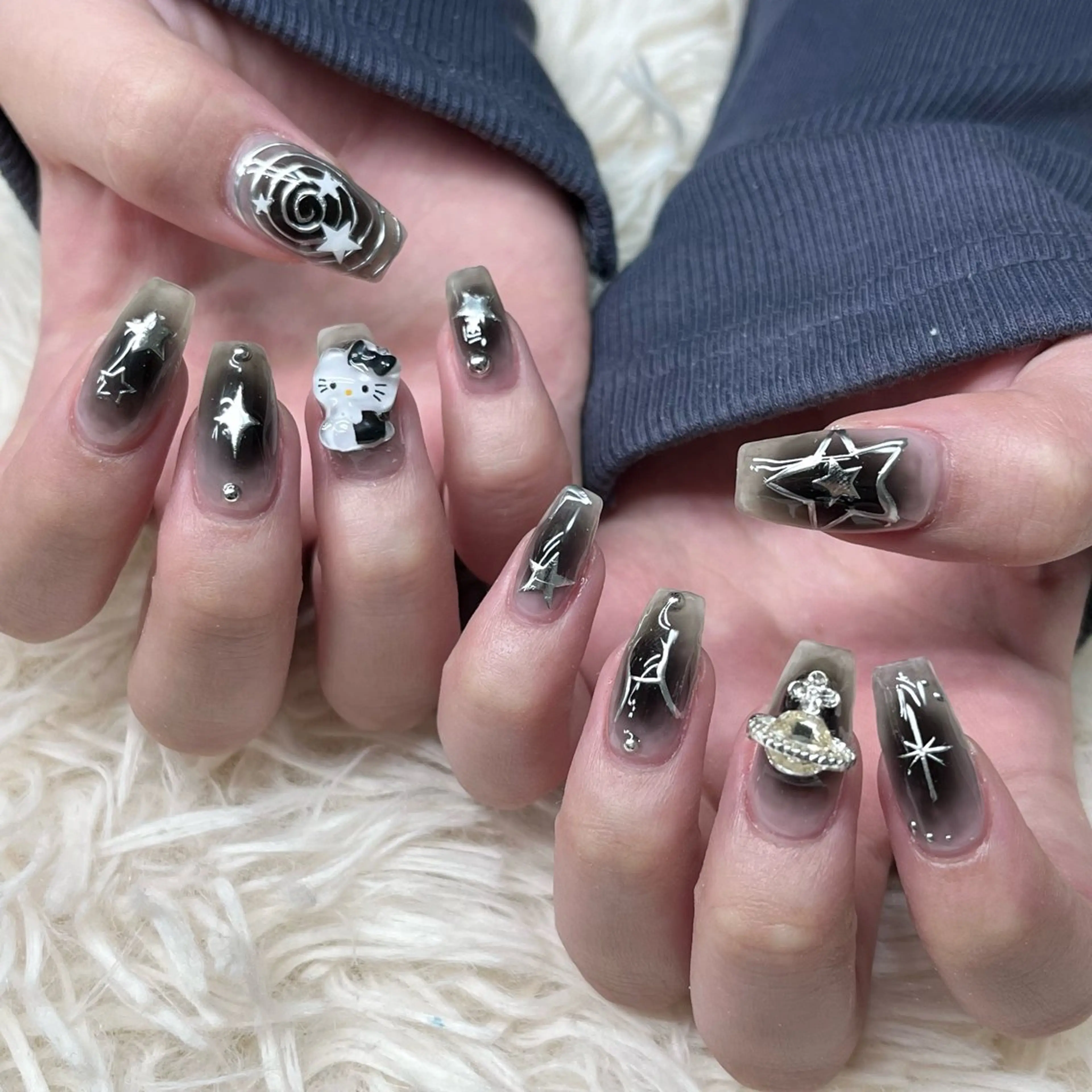 ネイル アートネイル キラキラネイル 韓国ネイル ラメ(グリッター) ロングネイル ハンドネイル 🐕🦺Yappy 💗A-tanのネイルデザイン