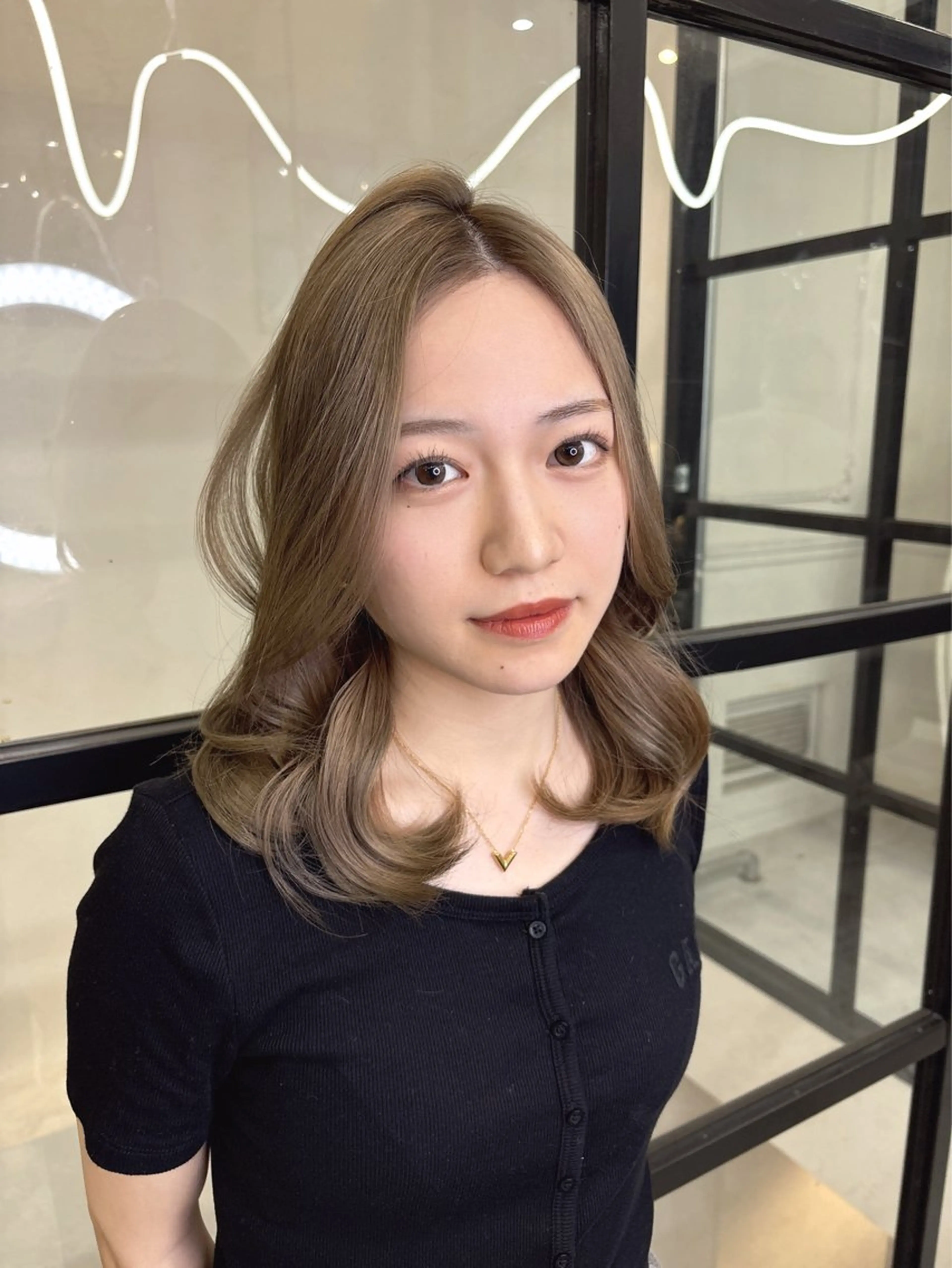 ミディアム カラー ベージュカラー ヘアカラー Maison Halu YUKIのヘアスタイル