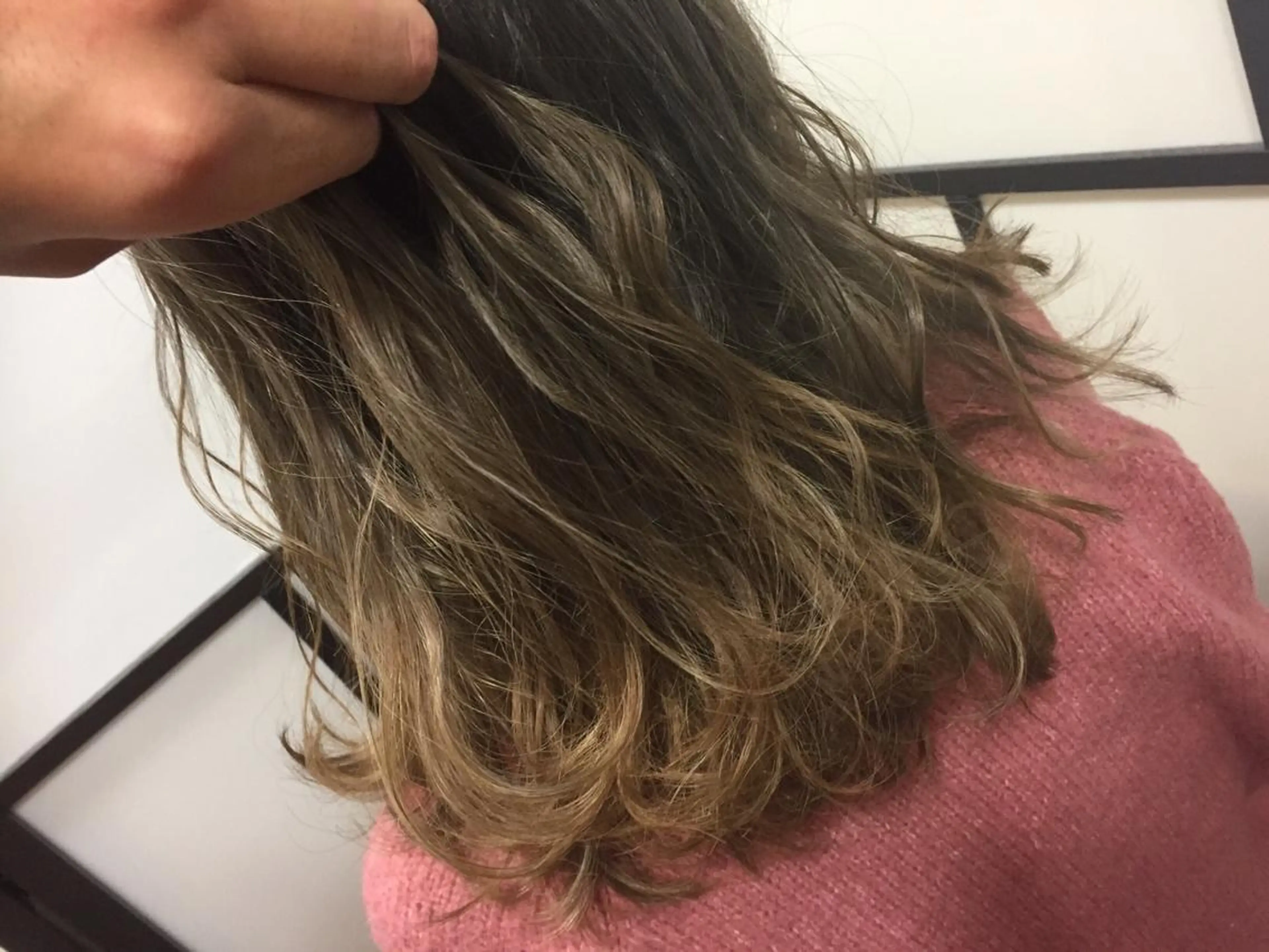 ミディアム カラー グレージュ ハイライトカラー イルミナカラー ハイライト トリートメント 🌈髪質改善カラーの 🌈坂本侑樹のヘアスタイル