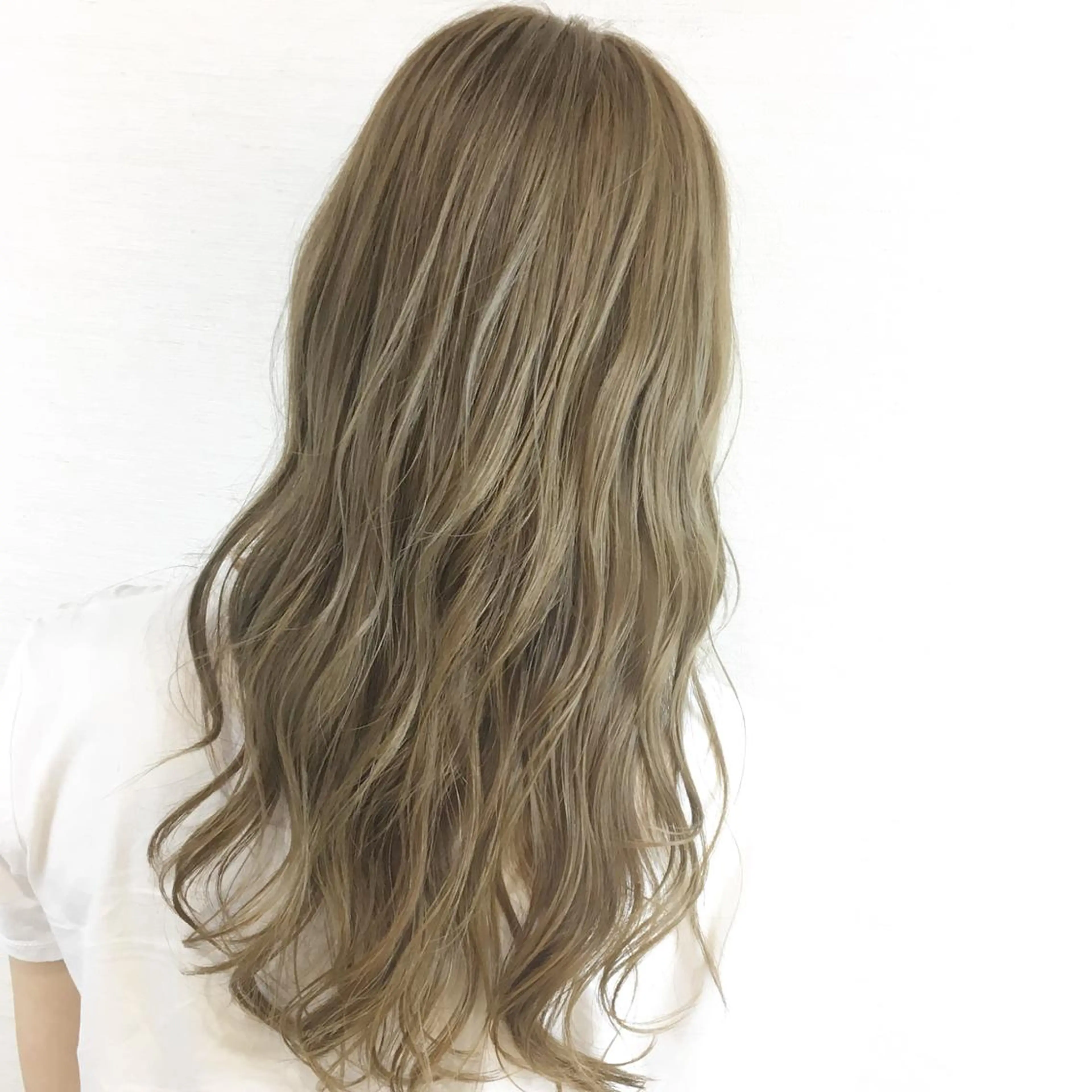 ロング ブリーチなしダブル/ レイヤーカット 小棹のヘアスタイル