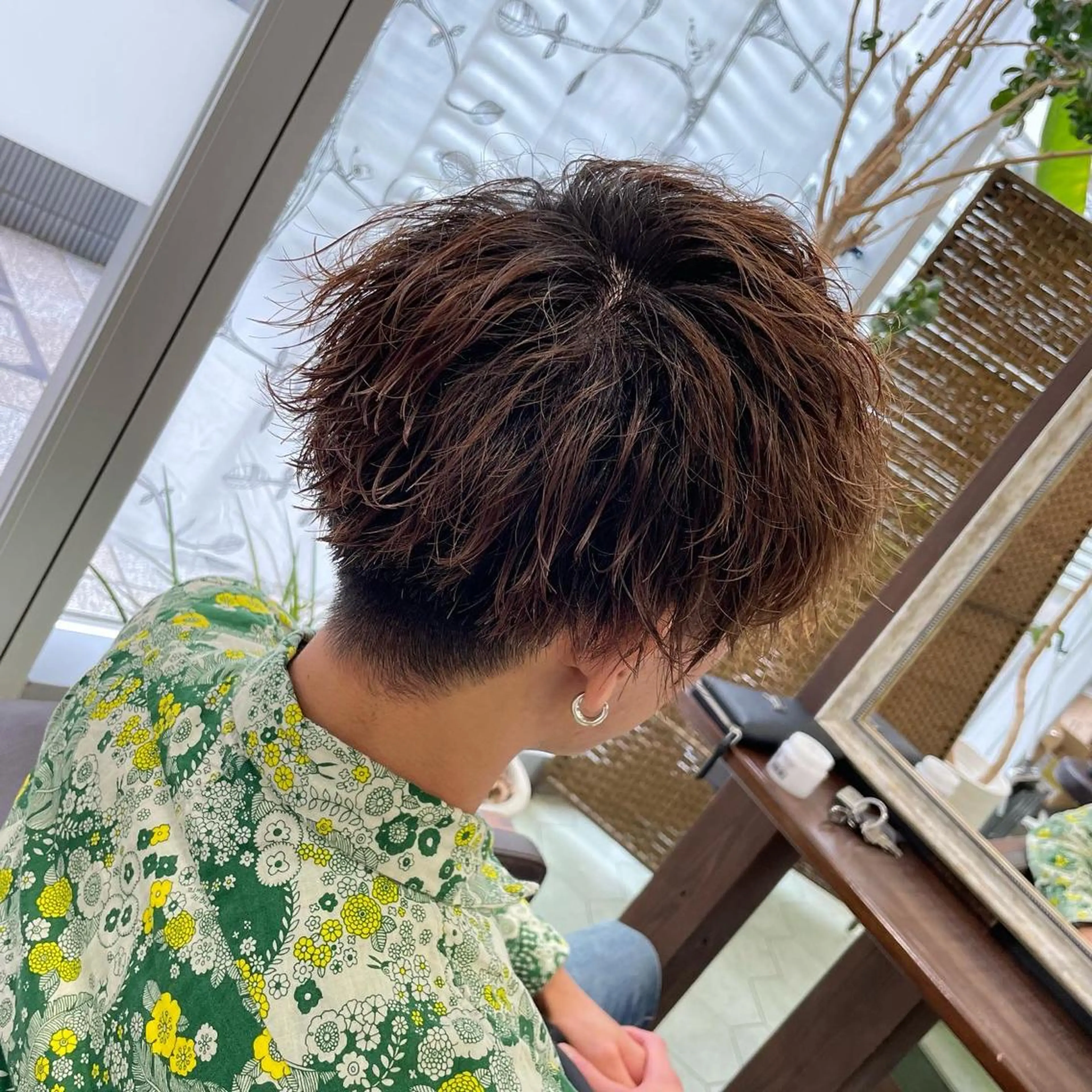 ミディアム パーマ メンズ ミディアムパーマ フェードカット マッシュ メンズパーマ スパイラルパーマ カット パーマ ヘアセット share salon　SCENA所属・堤太志 メンズパーマ特化のヘアスタイル