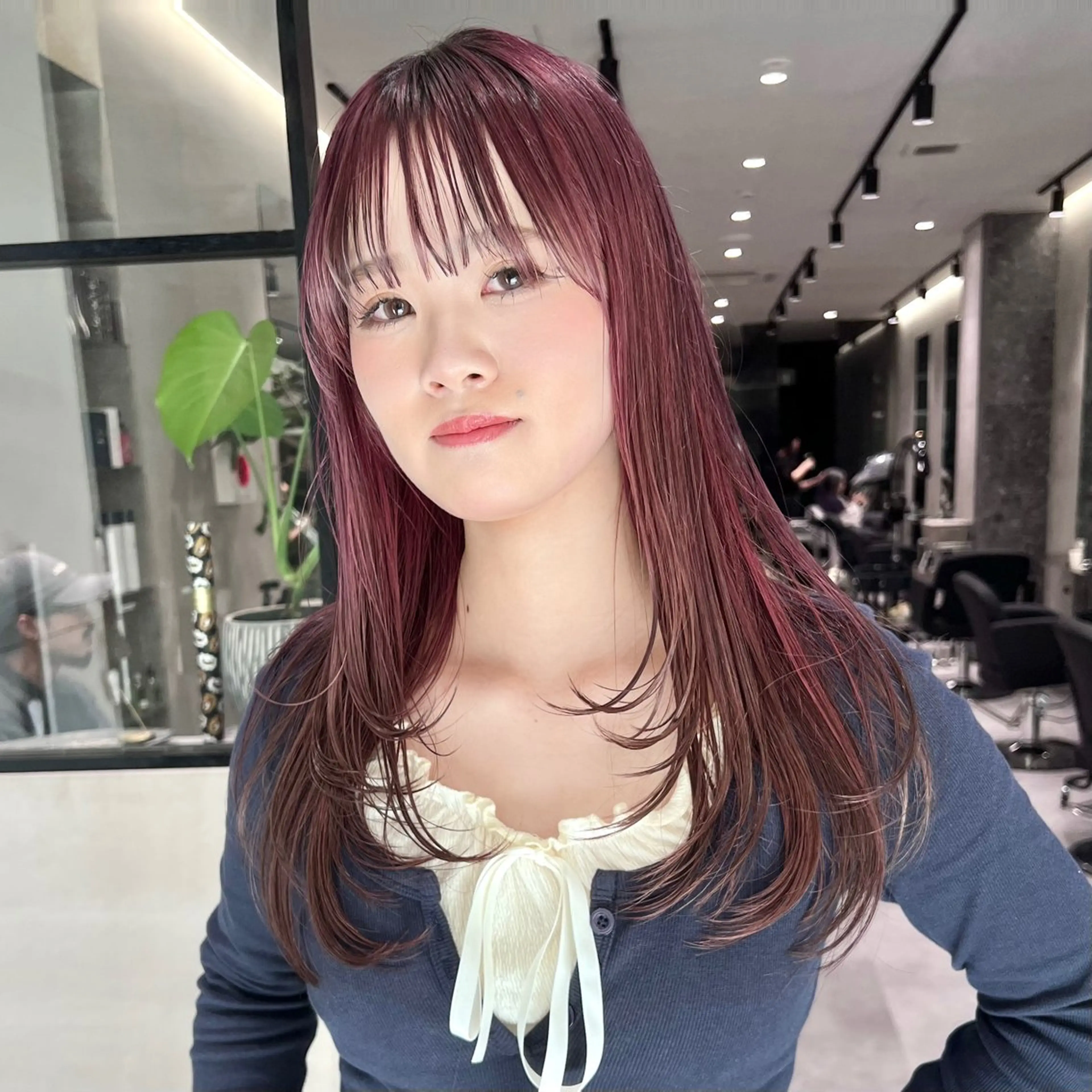 ロング カラー ブリーチ ハイトーンカラー レイヤーカット 似合わせカット 小顔カット カット ヘアカラー トリートメント レイヤー×髪質改善 ハッシュカット/新宿のヘアスタイル