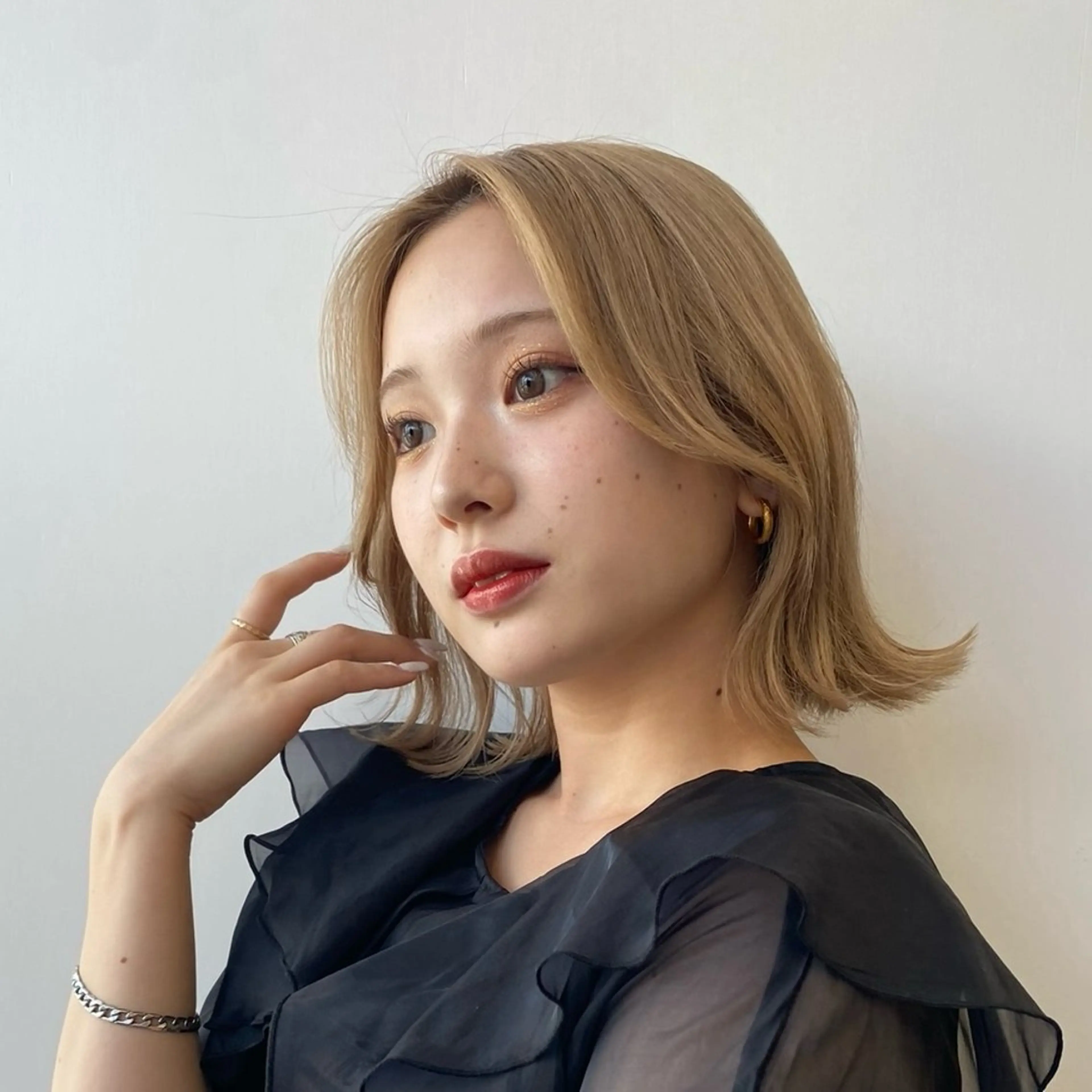 ショート カラー カット ヘアカラー トリートメント レイヤー/ボブ/透明 感カラー/佐藤奈由のヘアスタイル