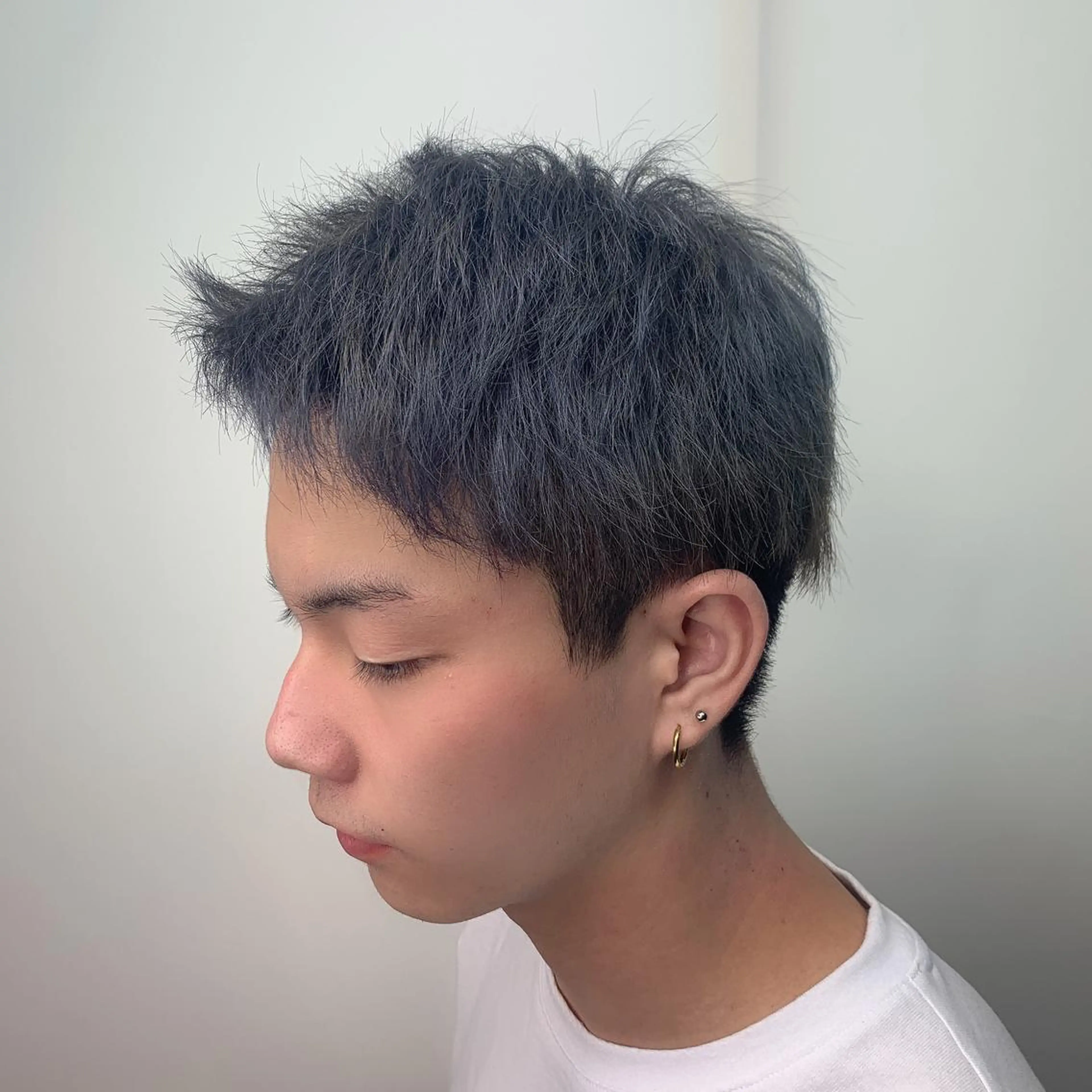 ショート カラー メンズ メンズブリーチ ブリーチ イルミナカラー シルバー 艶髪/白髪ぼかし ヘッドスパ/大野結菜のヘアスタイル