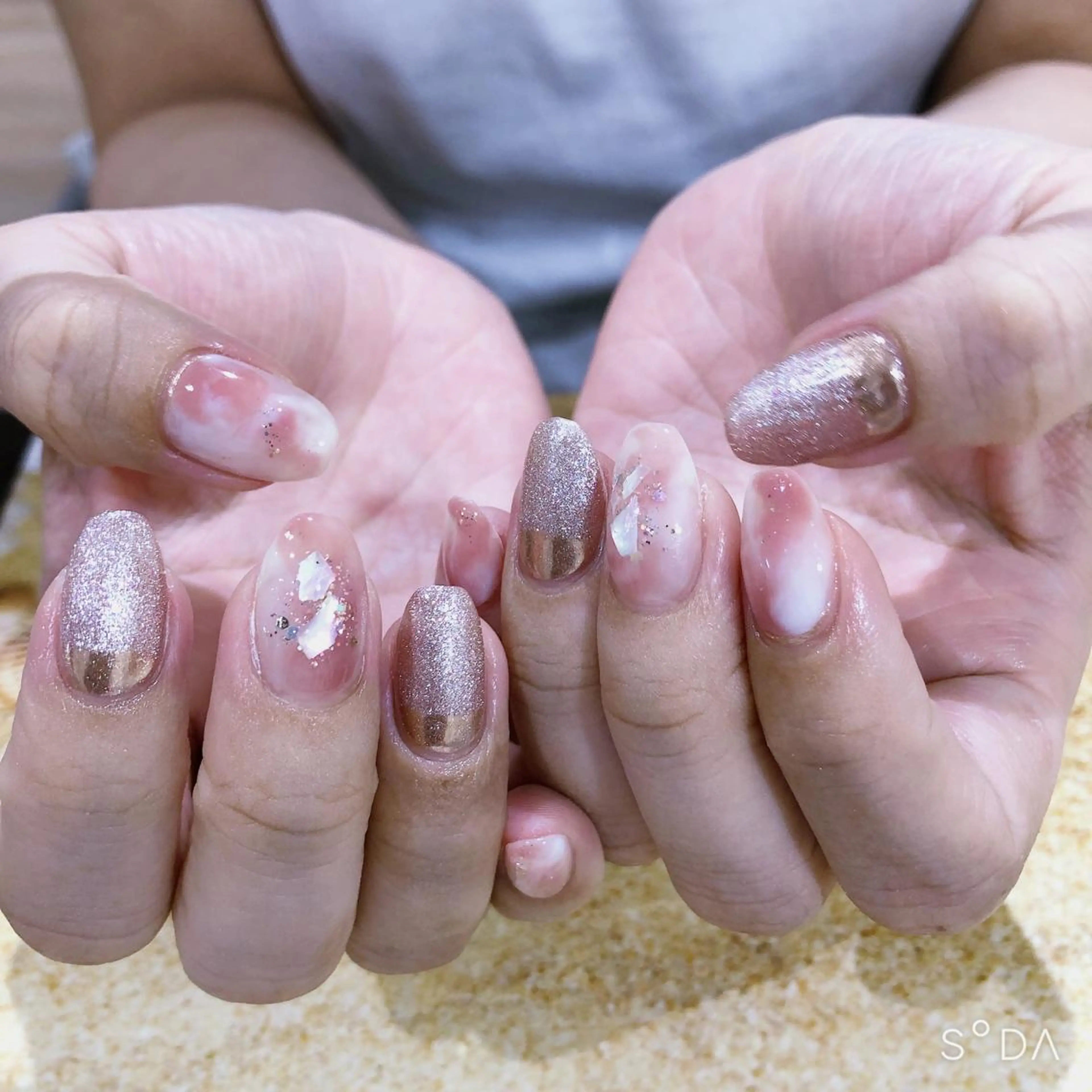 ネイル ニュアンスネイル ハンドネイル 吉野✨ ネイルデザイナー✨のネイルデザイン