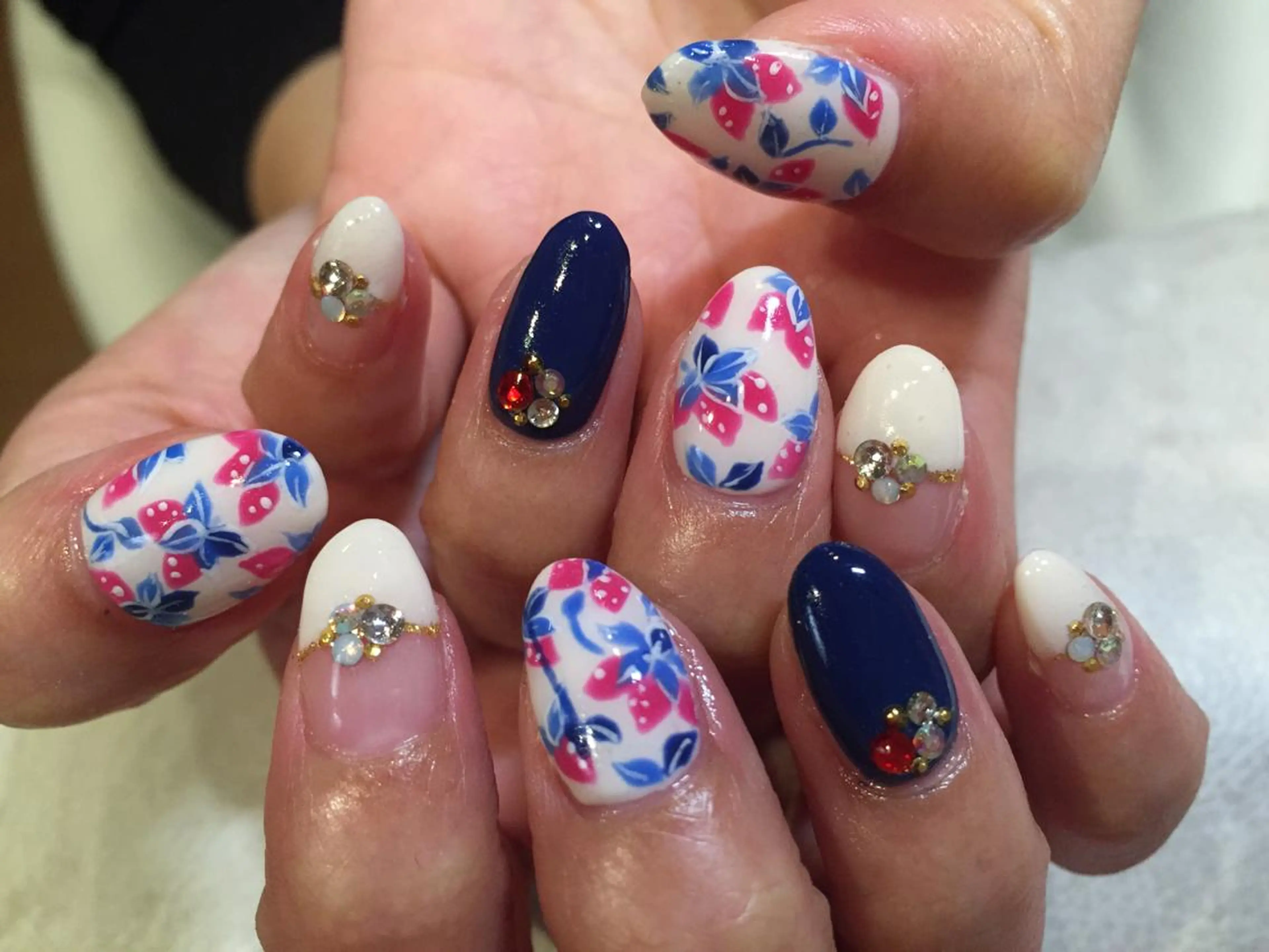 ネイル Nest 三田のマツエク・マツパデザイン