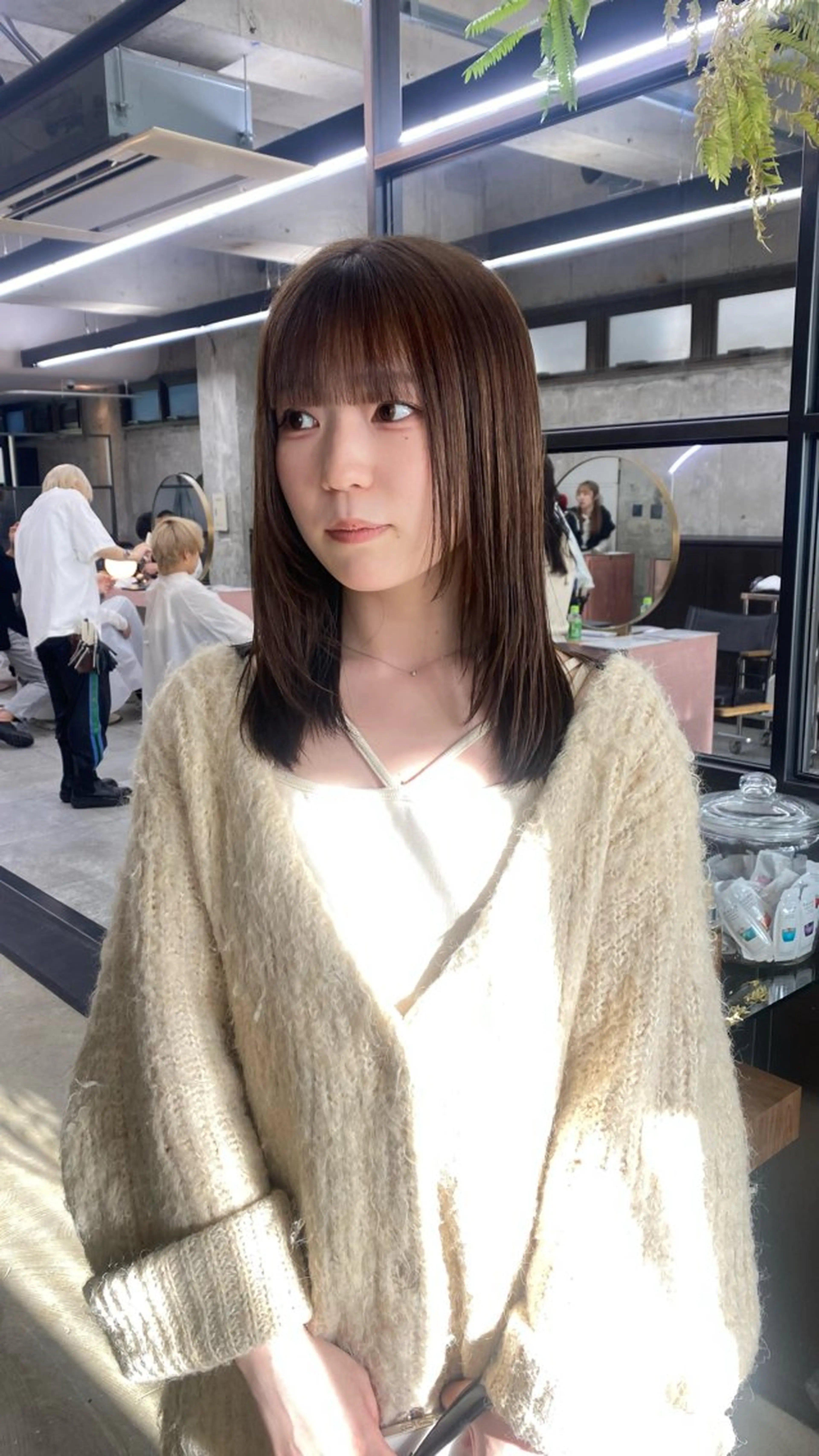 【セミロングの方限定】カット+ダメージレスケアカラー+LINKAGEトリートメントの写真