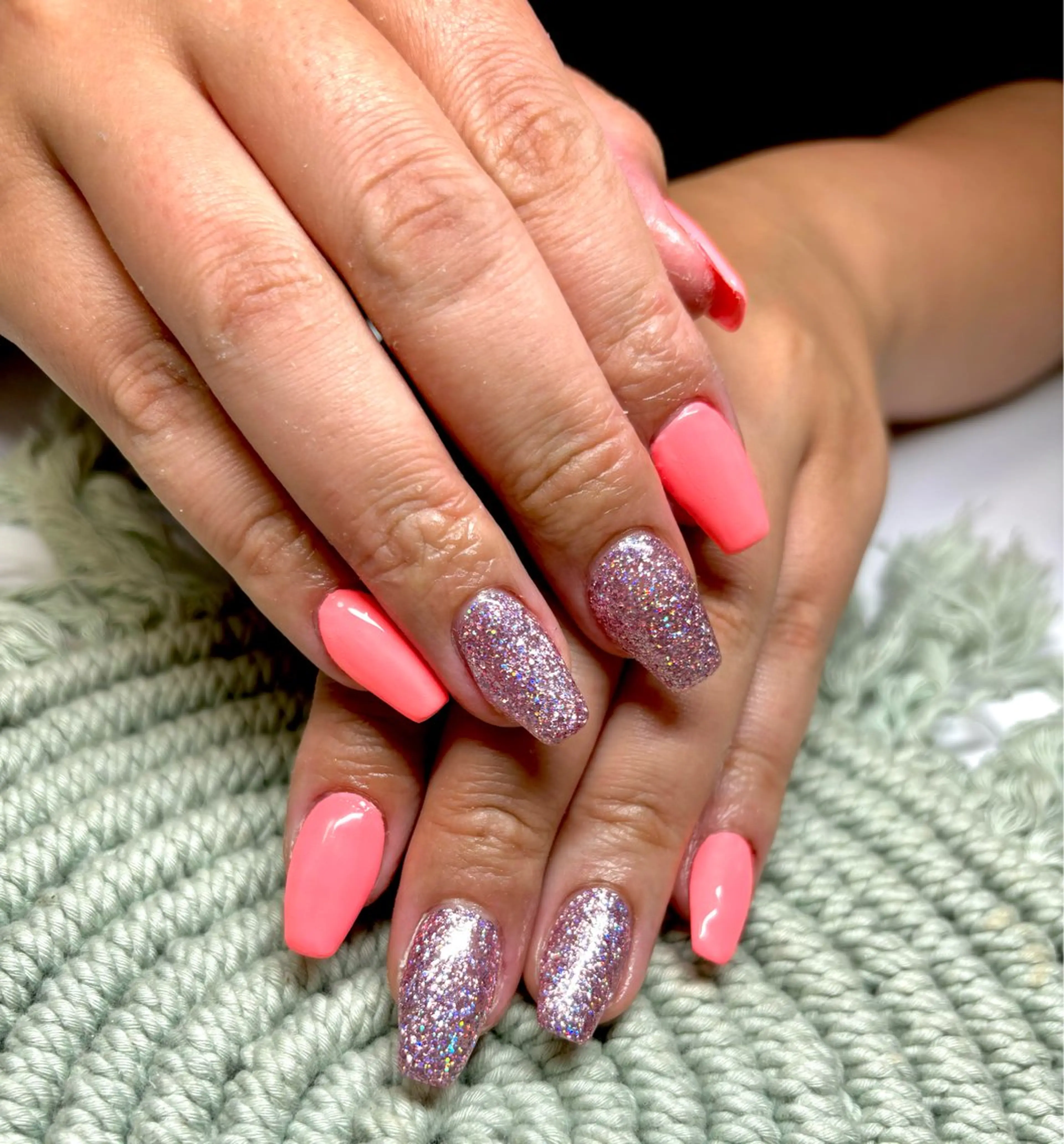 ミディアム GG houseのネイルデザイン