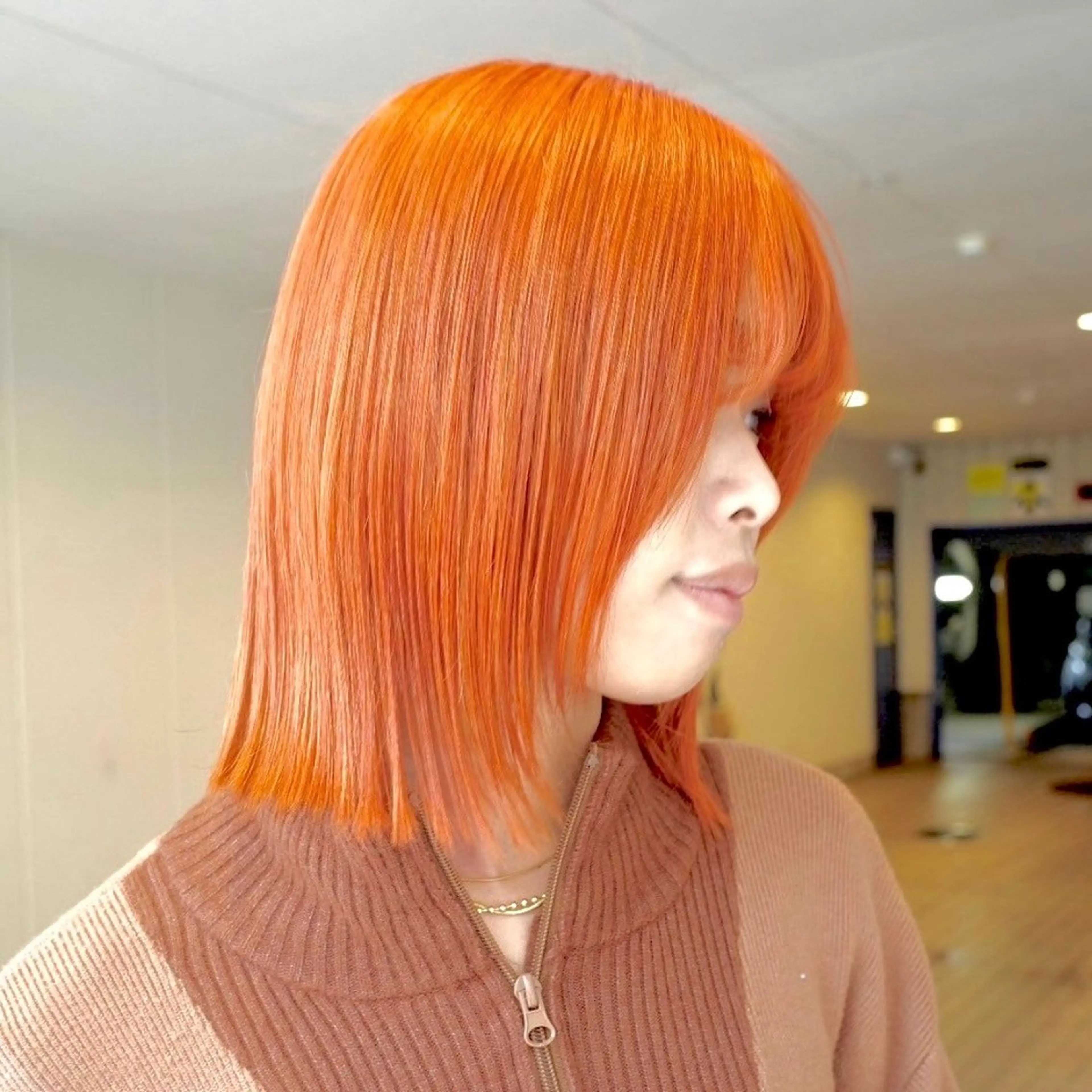ミディアム カラー オレンジ ヘアカラー トリートメント ハイトーン/ウルフ/ レイヤー/Asukaのヘアスタイル