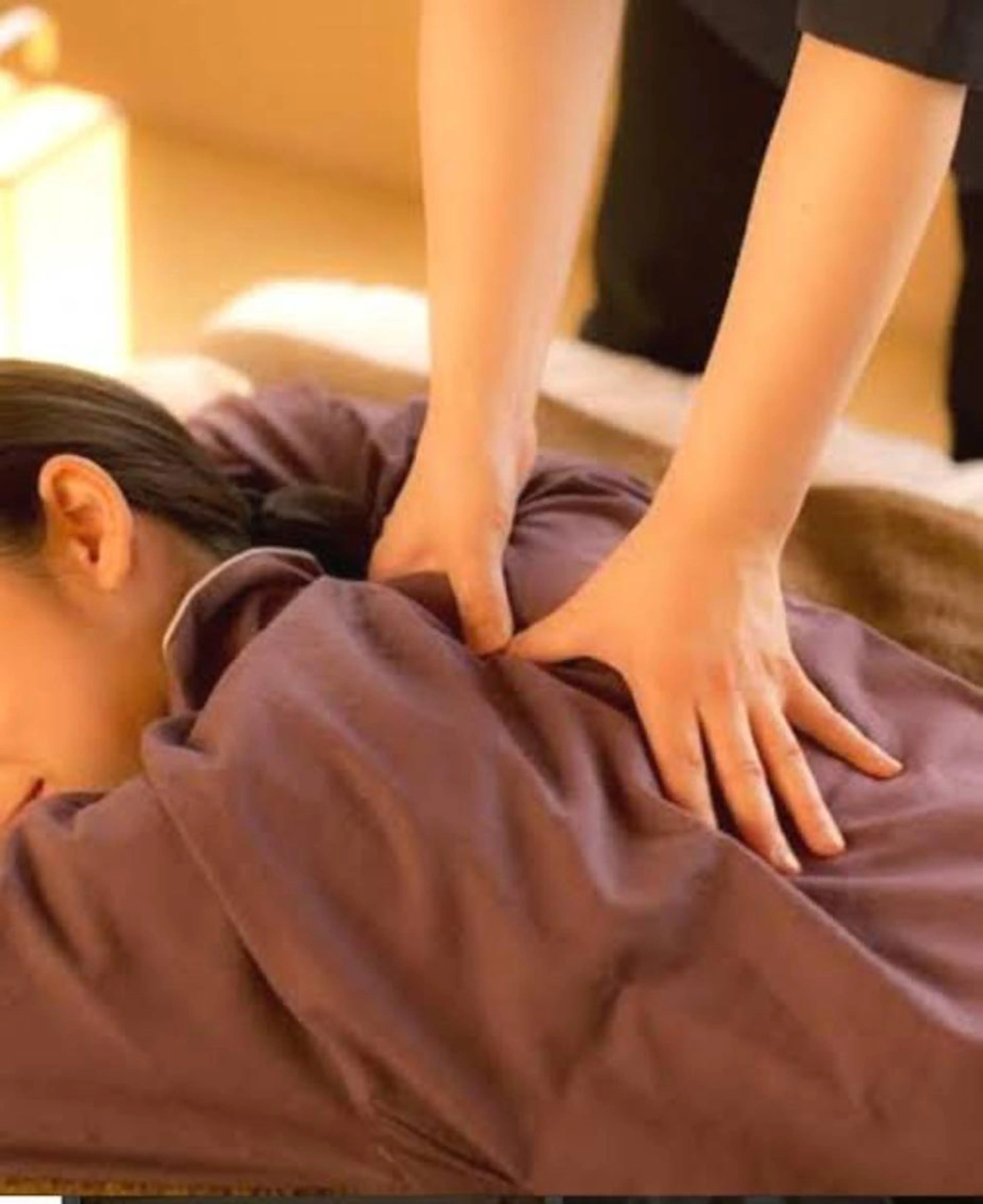 洋服の上からもみほぐし　60minの写真