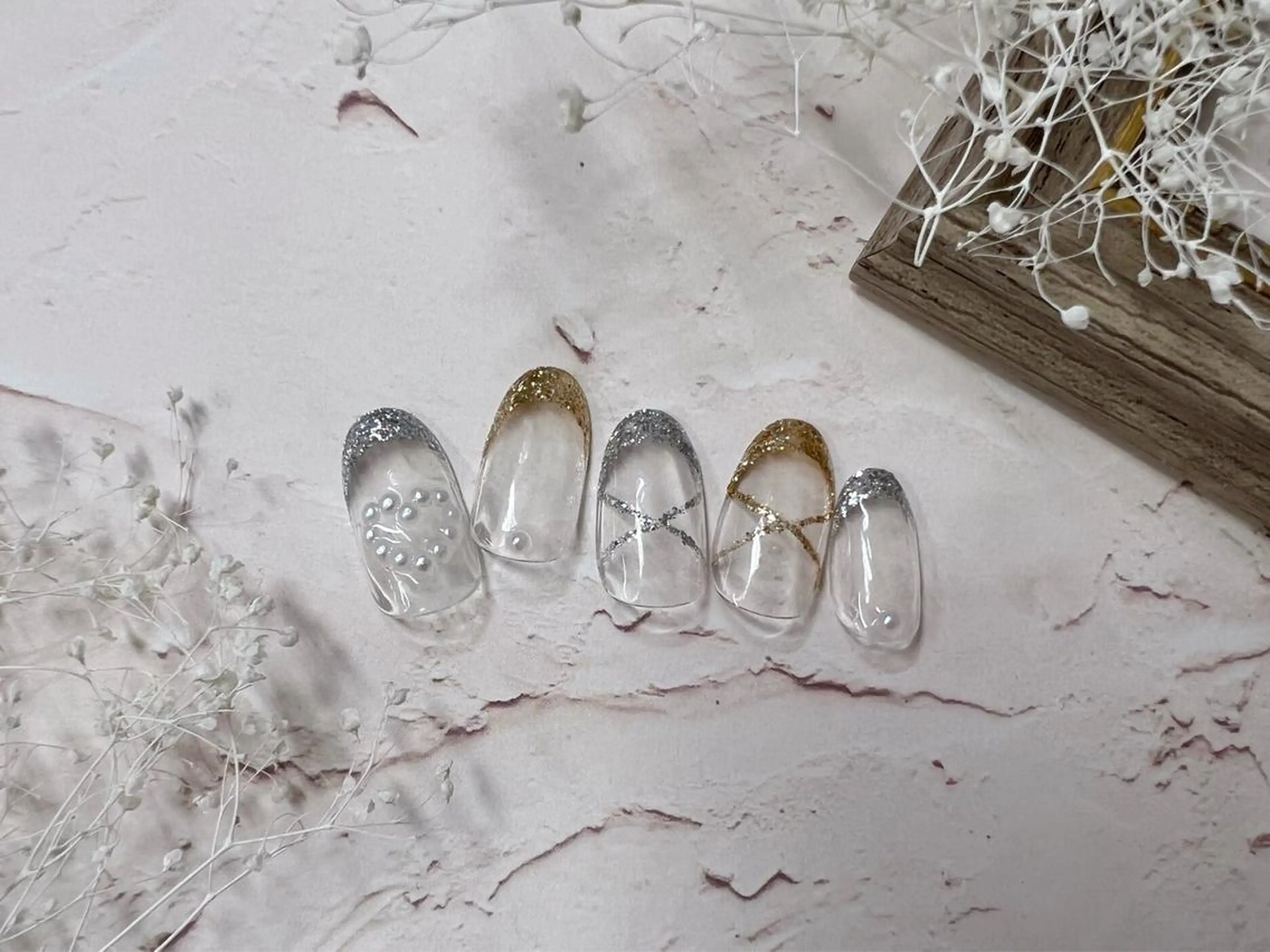 ミディアム ネイル ハンドネイル ネイルPetit Ribbonのネイルデザイン