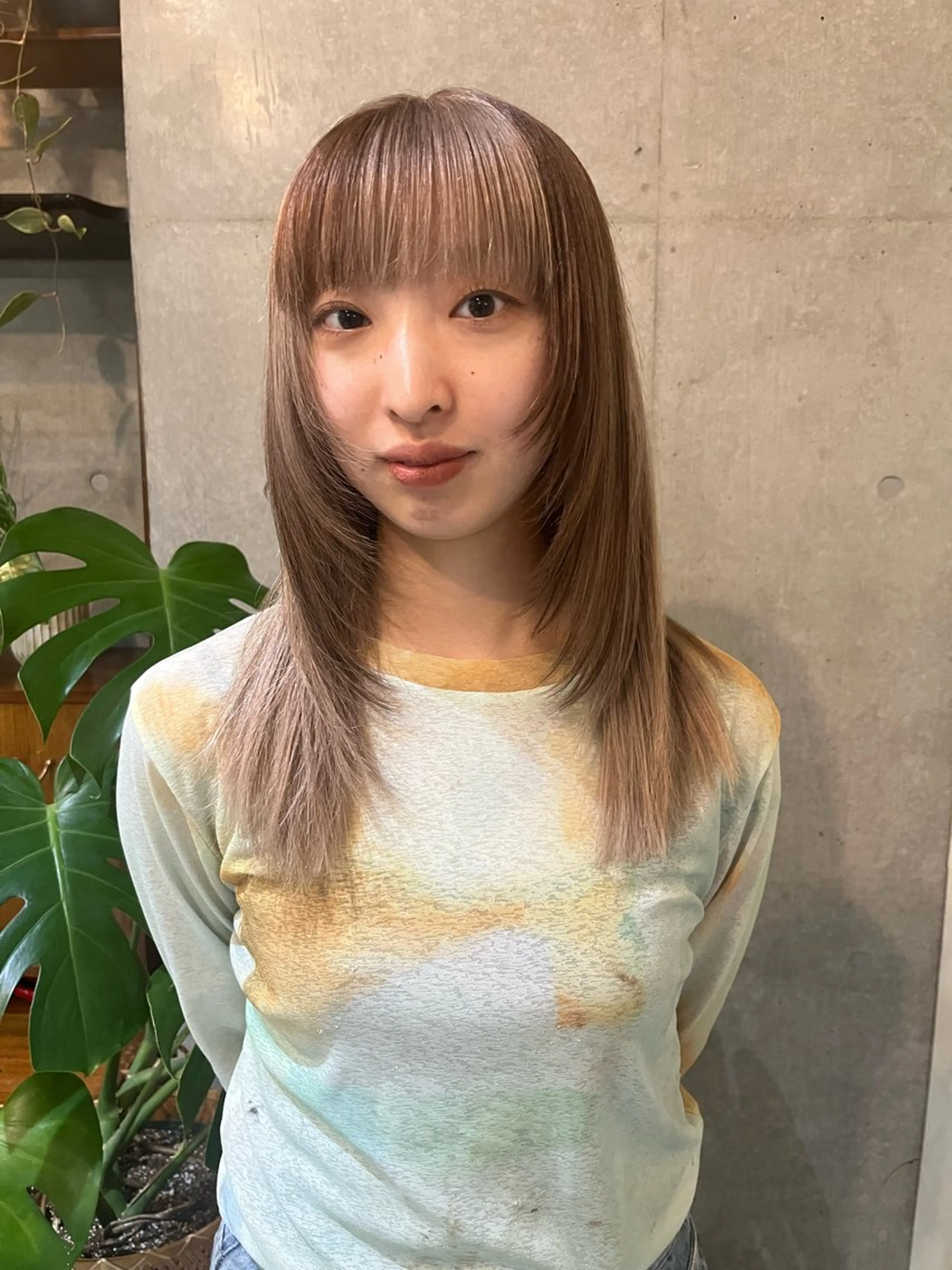 セミロング レイヤーカット\ウル フ　chinatsuのヘアスタイル
