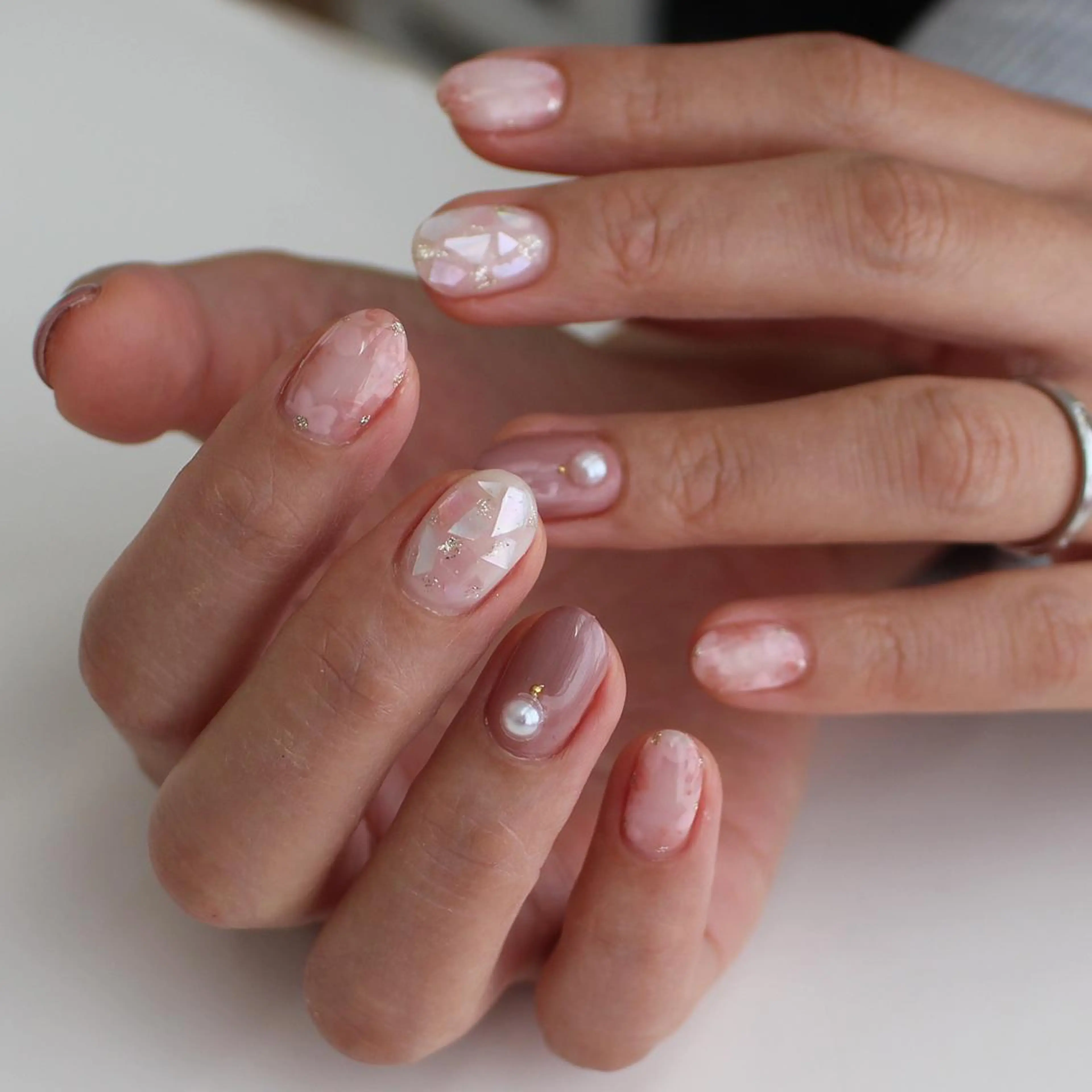 ミディアム ネイル Baku Nailsのネイルデザイン