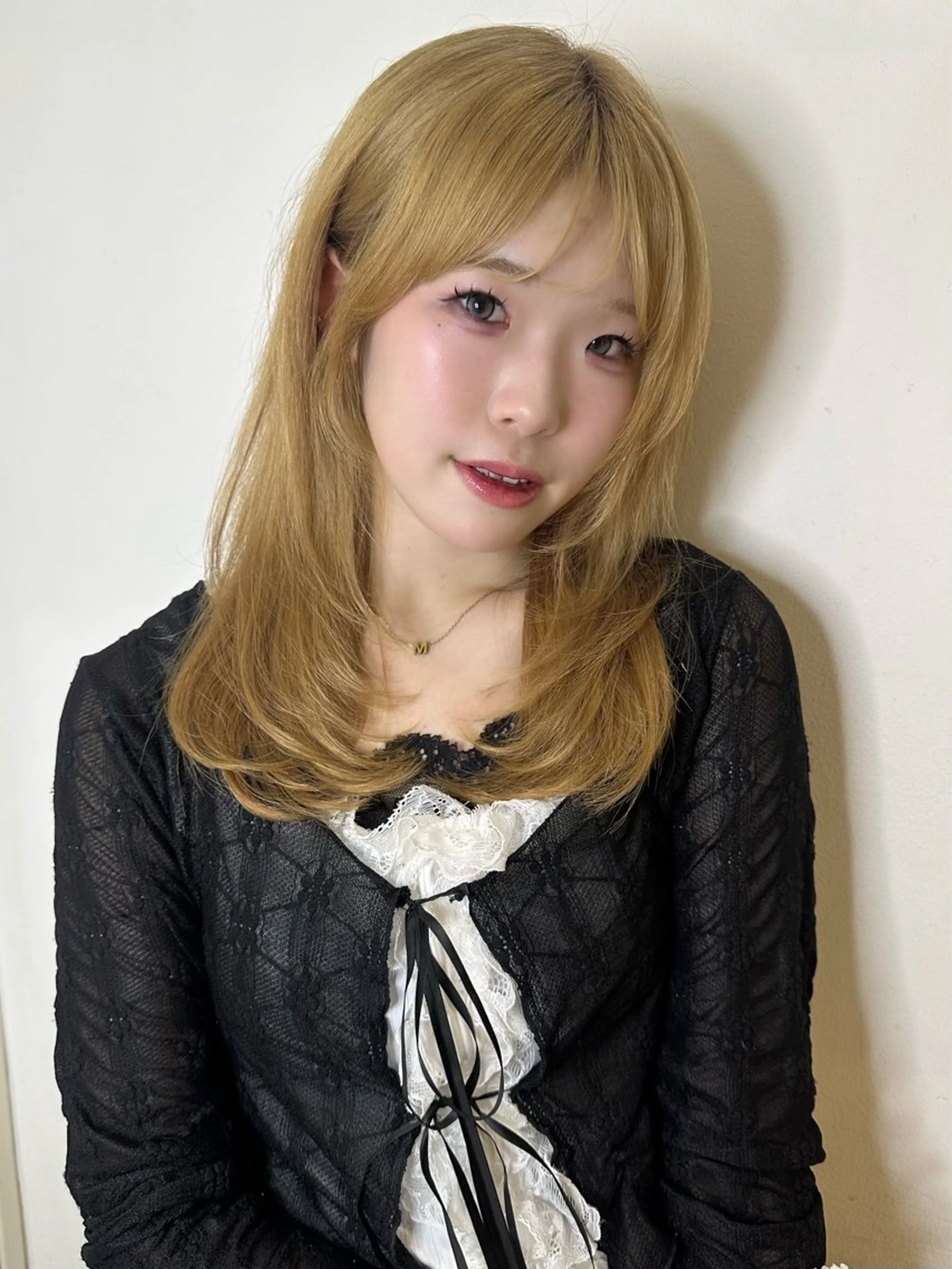 ロング カラー 顔周りカット レイヤーカット 小顔カット 'AXIS wakanaのヘアスタイル