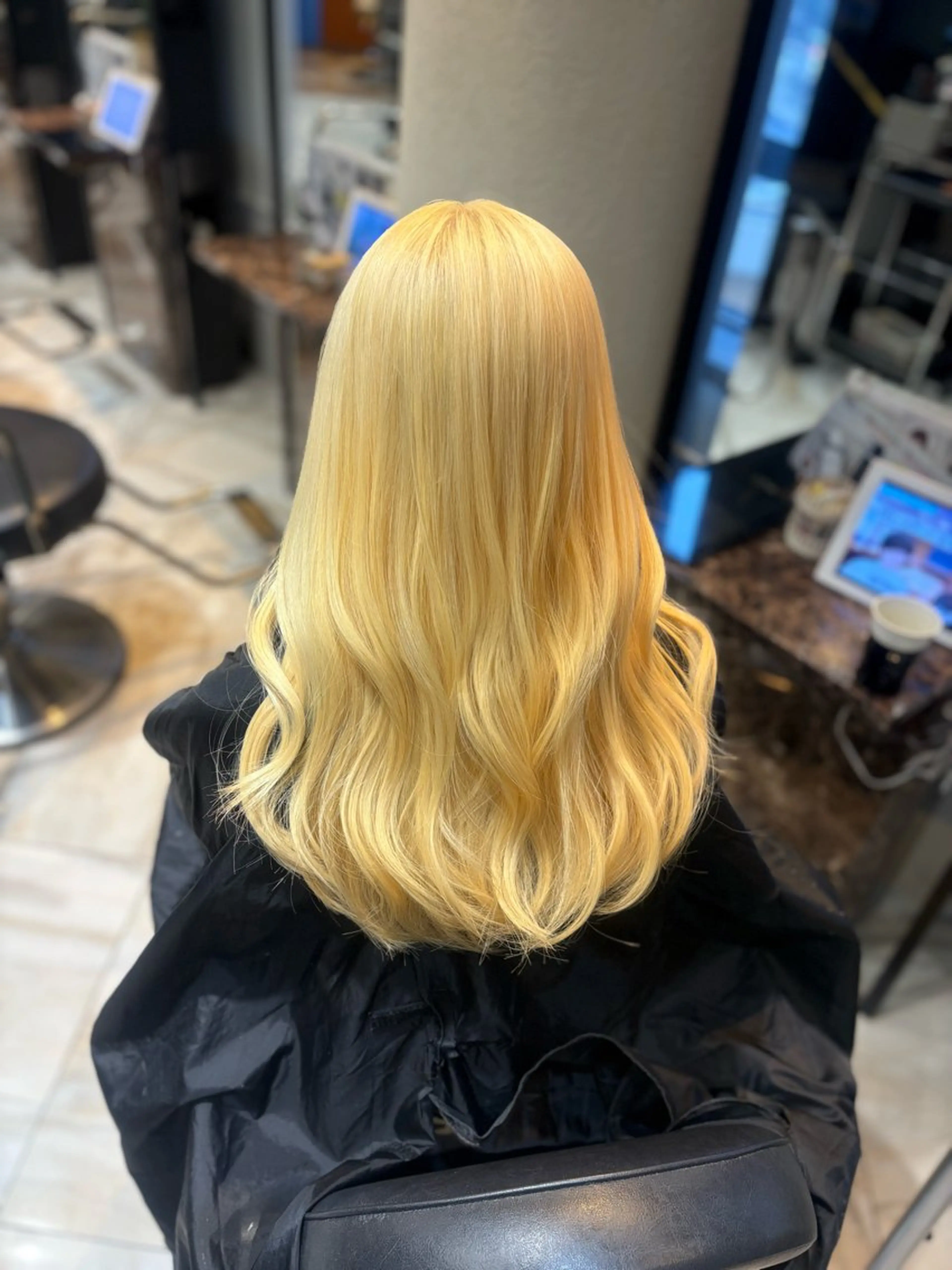 ロング カラー 抜きっぱなしブロンド ブロンド ヘアカラー 大阪 梅田/ ハイトーン/エクステのヘアスタイル