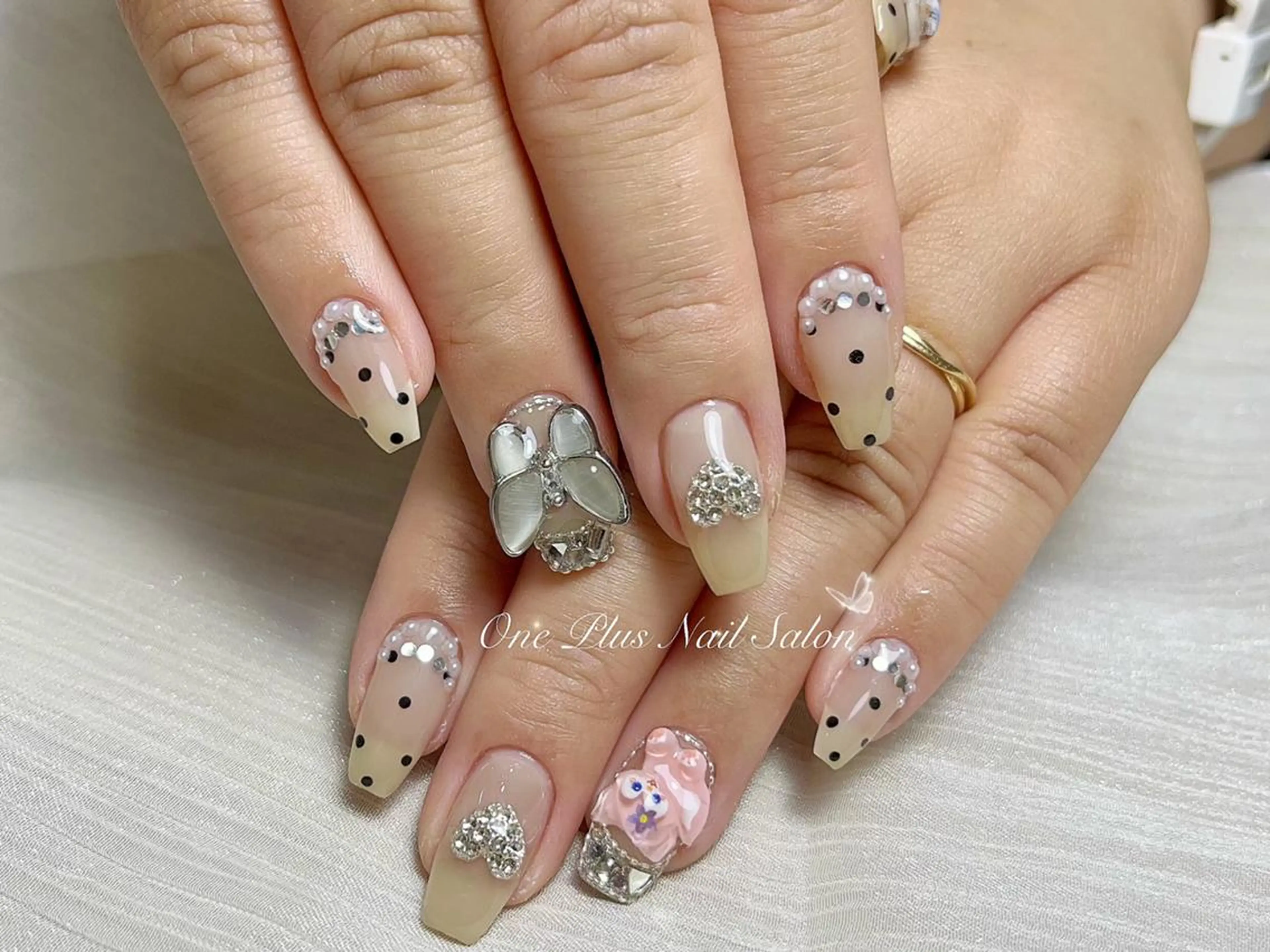 ネイル オーロラネイル 長さ出し フットネイル フレンチネイル ジェルネイル One Plus Nail Salonのネイルデザイン