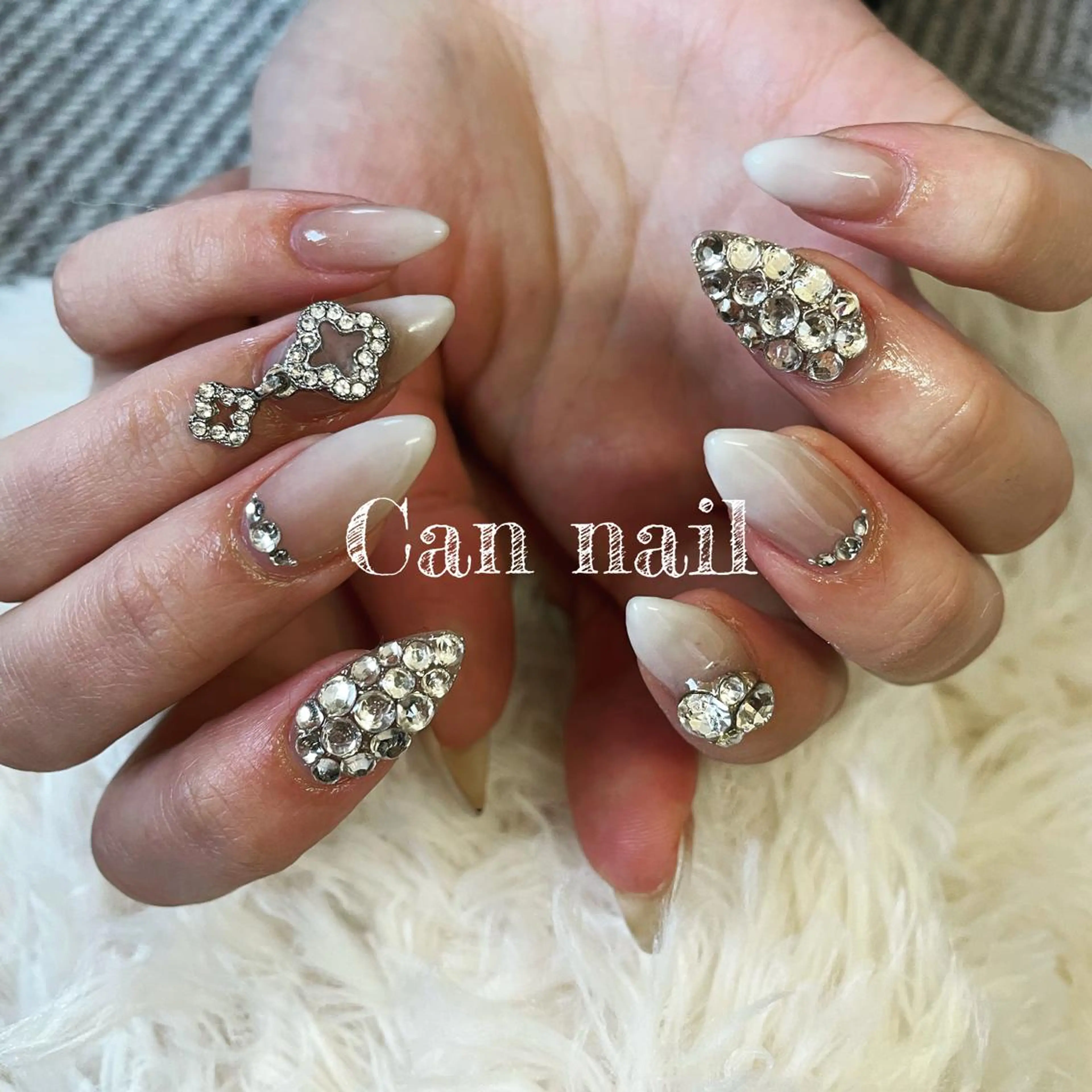 セミロング ネイル アートネイル Parfum パルファンのネイルデザイン