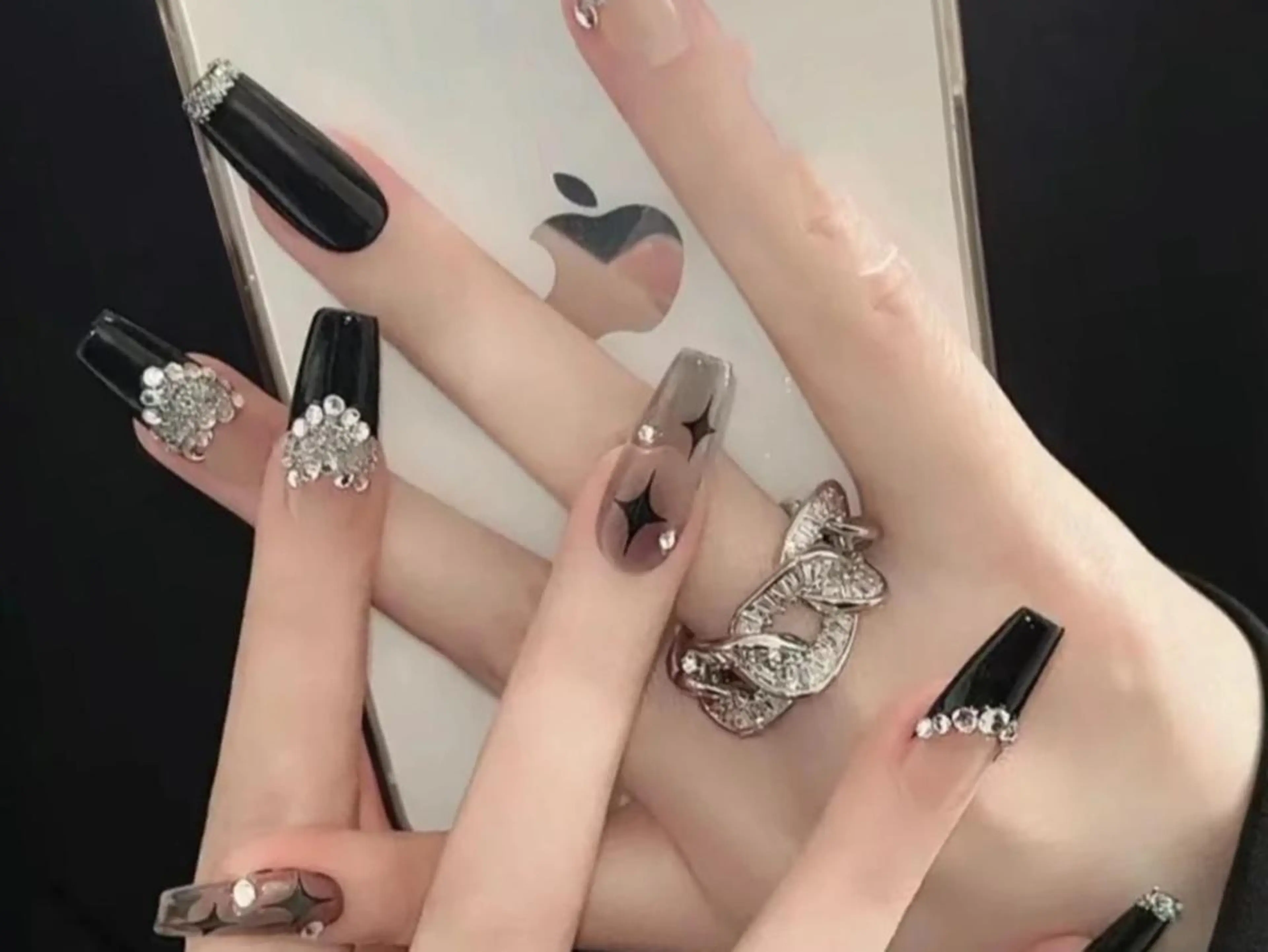 ネイル Theone栄店 伊藤のネイルデザイン